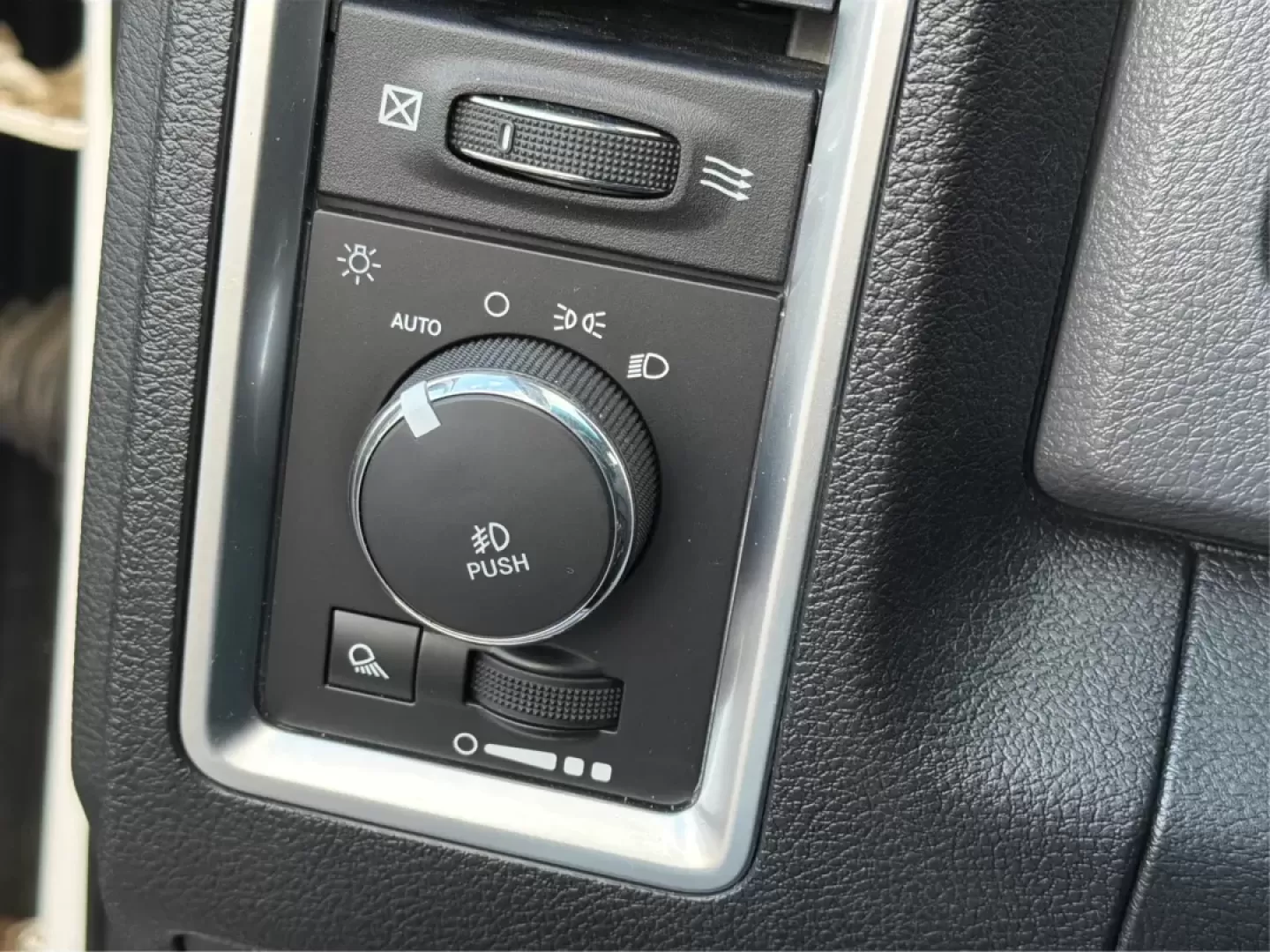 2017 Ram 1500 SLT (1C6RR7LT9HS) with an Other engine, located at 8750 N County Rd 25A, Piqua, OH, 45356, (937) 908-9800, 40.164391, -84.232513 - **Discover Your Next Adventure in the 2017 Ram 1500 SLT Crew Cab!**<br /> <br /> Are you ready to elevate your lifestyle with a rugged yet sophisticated vehicle? Look no further than this stunning 2017 Ram 1500 SLT Crew Cab, available now at Advantage Car and Credit in Piqua, OH. Whether you're a gr - Photo#16