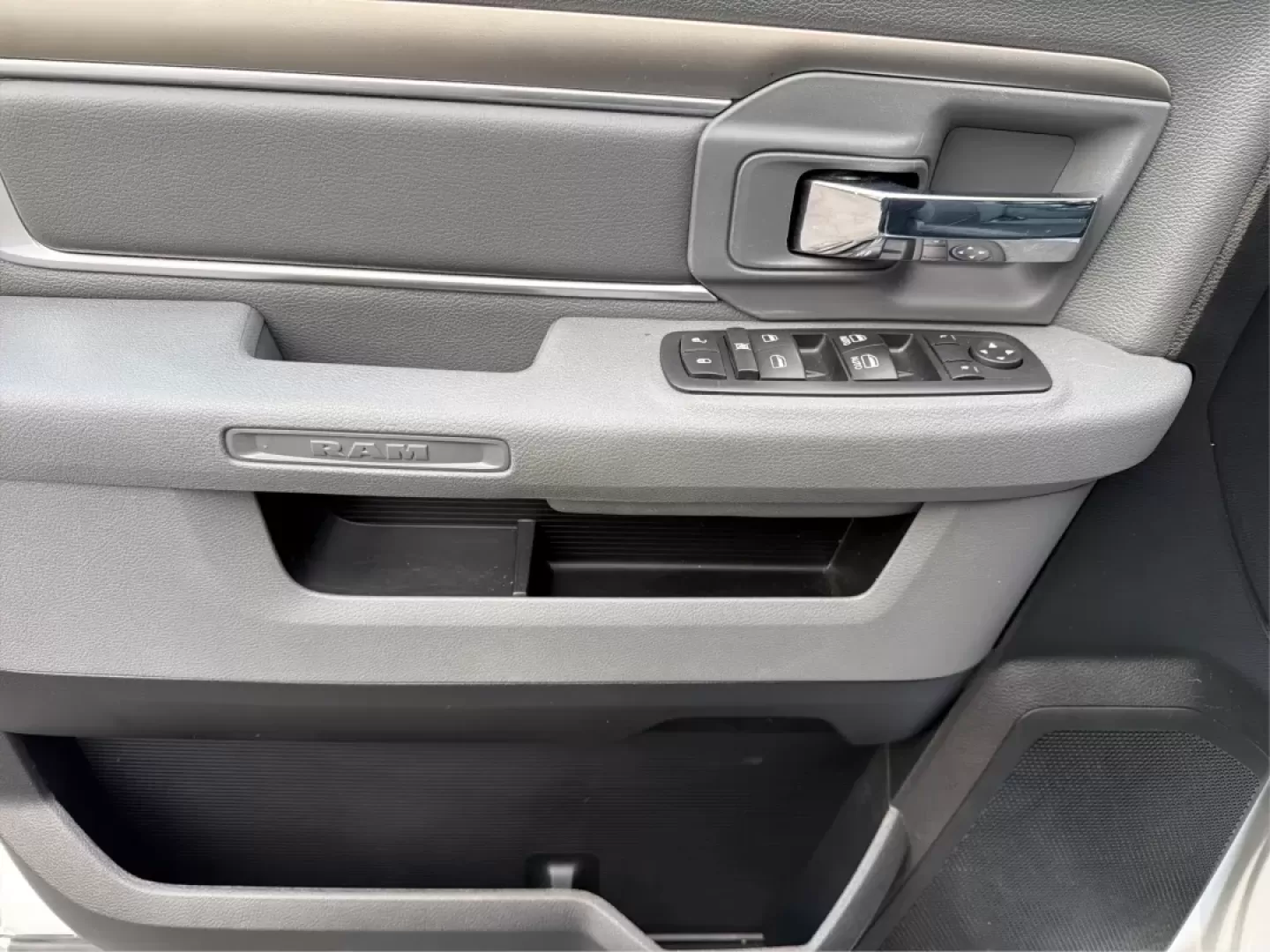 2017 Ram 1500 SLT (1C6RR7LT9HS) with an Other engine, located at 8750 N County Rd 25A, Piqua, OH, 45356, (937) 908-9800, 40.164391, -84.232513 - **Discover Your Next Adventure in the 2017 Ram 1500 SLT Crew Cab!**<br /> <br /> Are you ready to elevate your lifestyle with a rugged yet sophisticated vehicle? Look no further than this stunning 2017 Ram 1500 SLT Crew Cab, available now at Advantage Car and Credit in Piqua, OH. Whether you're a gr - Photo#18