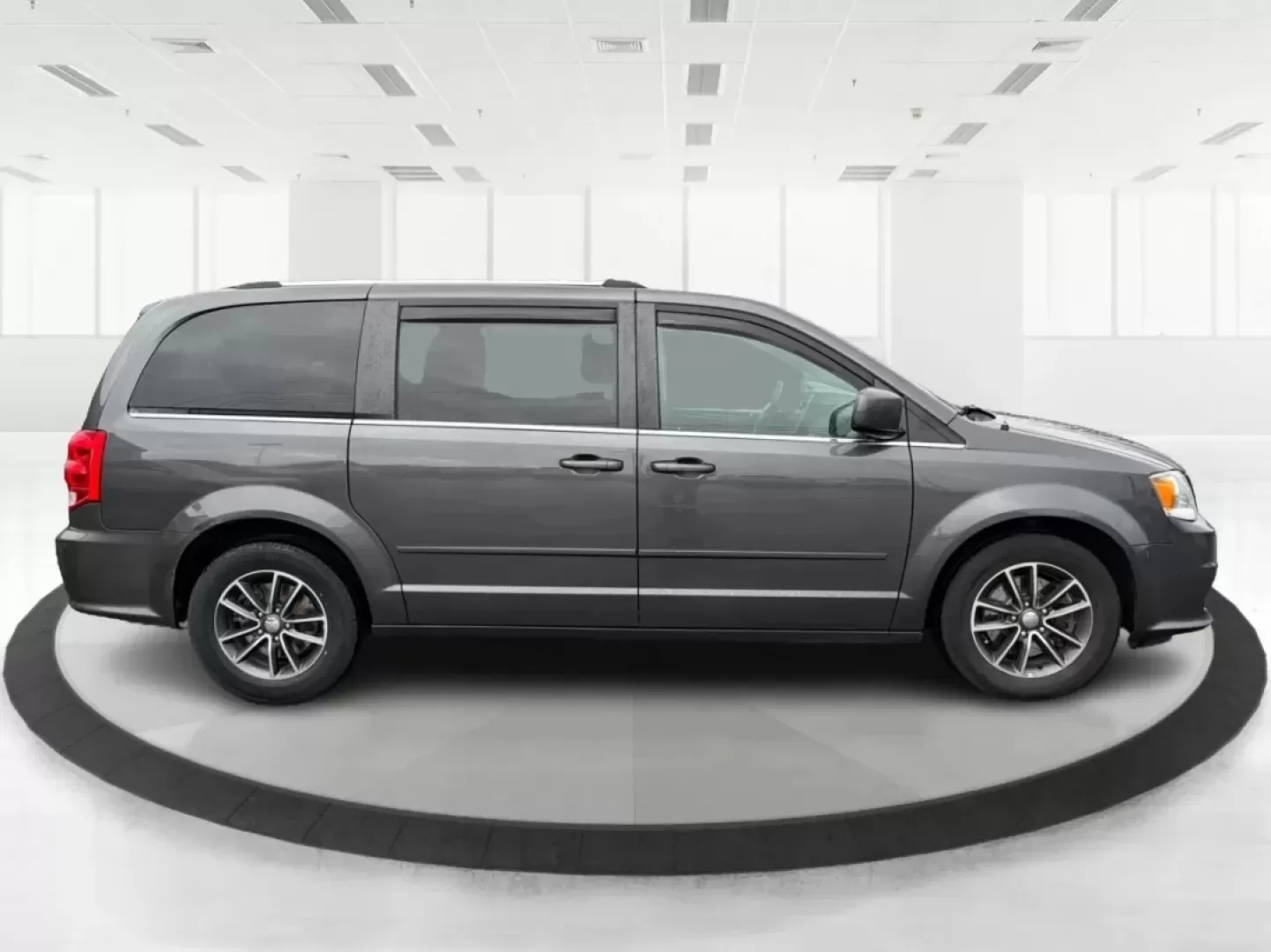 2017 Dodge Grand Caravan SXT (2C4RDGCG4HR) with an Pentastar 3.6L V-6 DOHC engine, located at 8750 N County Rd 25A, Piqua, OH, 45356, (937) 908-9800, 40.164391, -84.232513 - 2017 Dodge Grand Caravan SXT - Photo#1