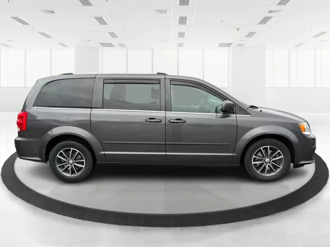 2017 Dodge Grand Caravan SXT (2C4RDGCG4HR) with an Pentastar 3.6L V-6 DOHC engine, located at 8750 N County Rd 25A, Piqua, OH, 45356, (937) 908-9800, 40.164391, -84.232513 - **Drive Your Family Adventures with the 2017 Dodge Grand Caravan from Advantage Car and Credit - Piqua!**<br /> <br /> Are you ready to elevate your family outings, school runs, or weekend getaways? The 2017 Dodge Grand Caravan SXT is the perfect companion for your lifestyle. With ample space for pa - Photo#1
