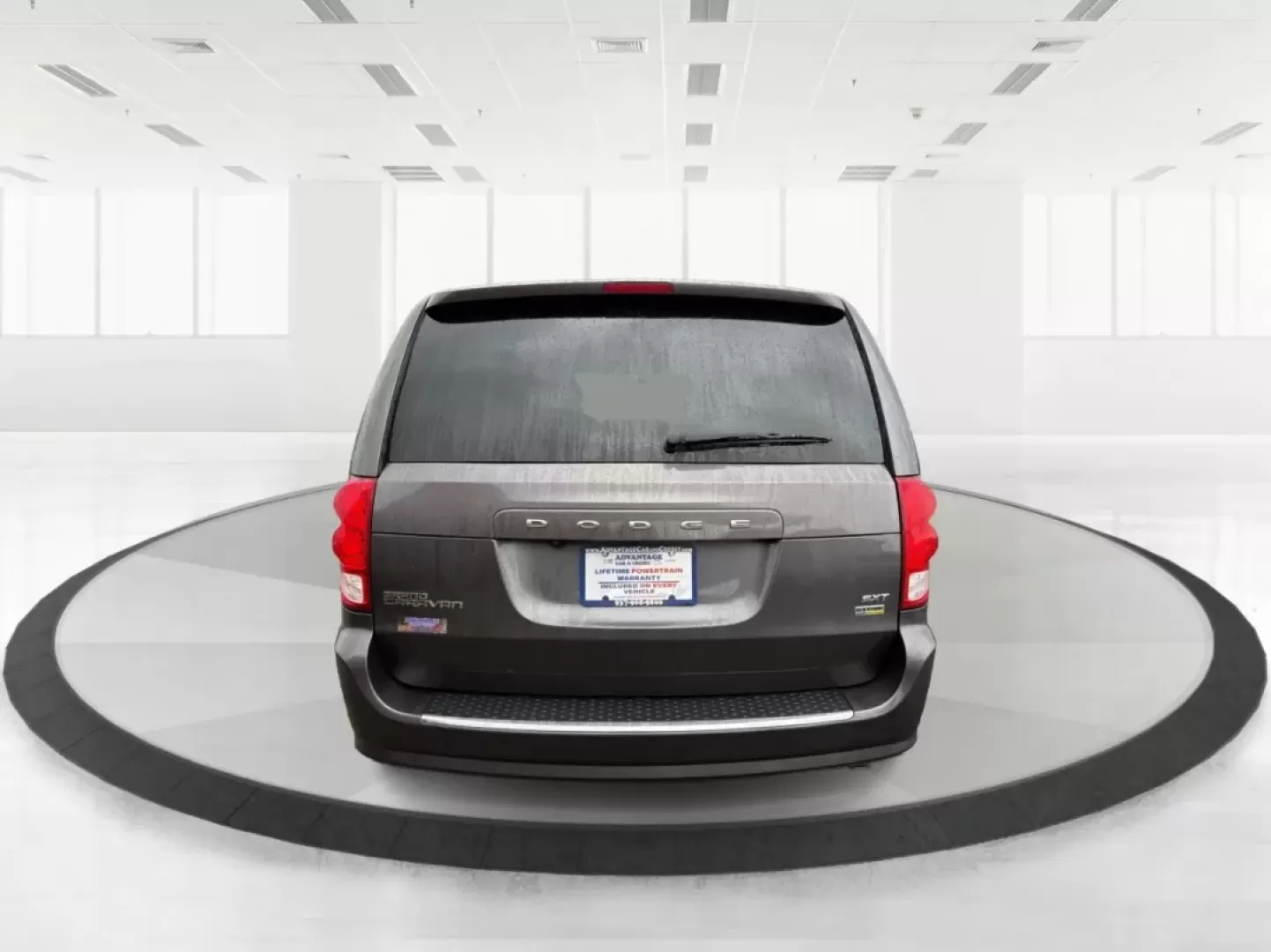 2017 Dodge Grand Caravan SXT (2C4RDGCG4HR) with an Pentastar 3.6L V-6 DOHC engine, located at 8750 N County Rd 25A, Piqua, OH, 45356, (937) 908-9800, 40.164391, -84.232513 - 2017 Dodge Grand Caravan SXT - Photo#3