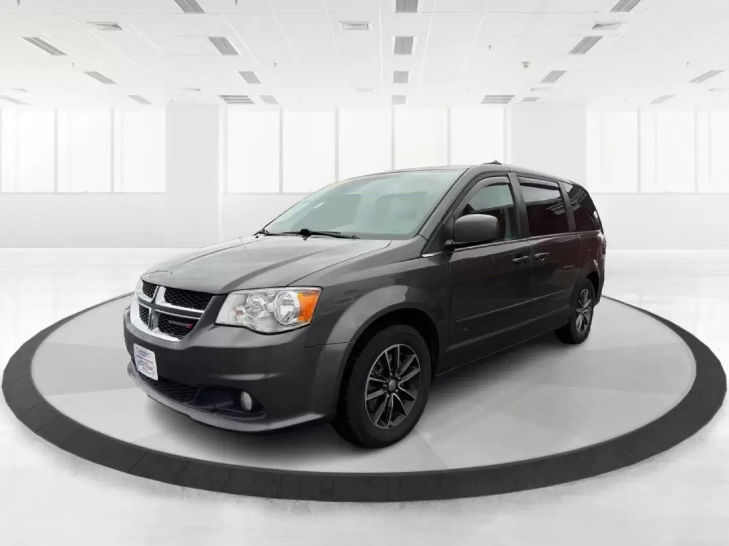 2017 Dodge Grand Caravan SXT (2C4RDGCG4HR) with an Pentastar 3.6L V-6 DOHC engine, located at 8750 N County Rd 25A, Piqua, OH, 45356, (937) 908-9800, 40.164391, -84.232513 - 2017 Dodge Grand Caravan SXT - Photo#8