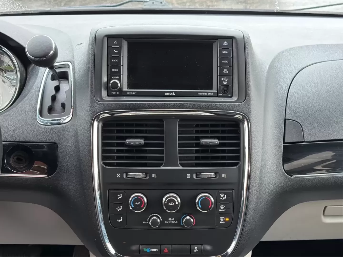 2017 Dodge Grand Caravan SXT (2C4RDGCG4HR) with an Pentastar 3.6L V-6 DOHC engine, located at 8750 N County Rd 25A, Piqua, OH, 45356, (937) 908-9800, 40.164391, -84.232513 - 2017 Dodge Grand Caravan SXT - Photo#13