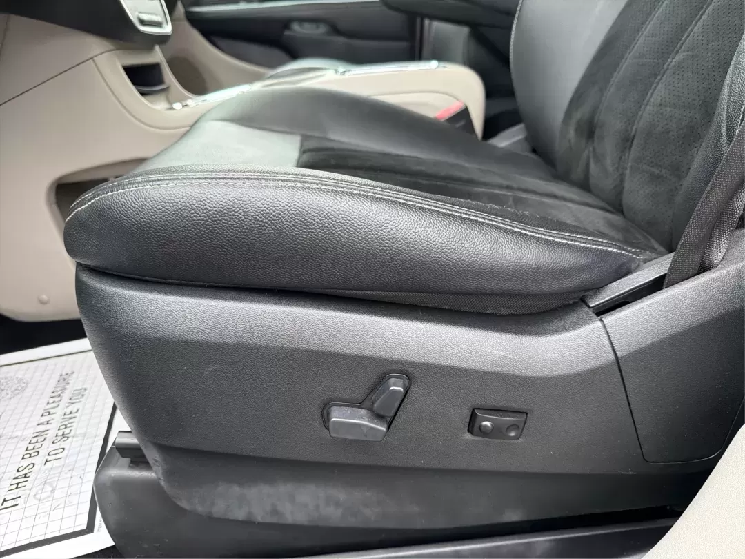 2017 Dodge Grand Caravan SXT (2C4RDGCG4HR) with an Pentastar 3.6L V-6 DOHC engine, located at 8750 N County Rd 25A, Piqua, OH, 45356, (937) 908-9800, 40.164391, -84.232513 - **Drive Your Family Adventures with the 2017 Dodge Grand Caravan from Advantage Car and Credit - Piqua!**<br /> <br /> Are you ready to elevate your family outings, school runs, or weekend getaways? The 2017 Dodge Grand Caravan SXT is the perfect companion for your lifestyle. With ample space for pa - Photo#18