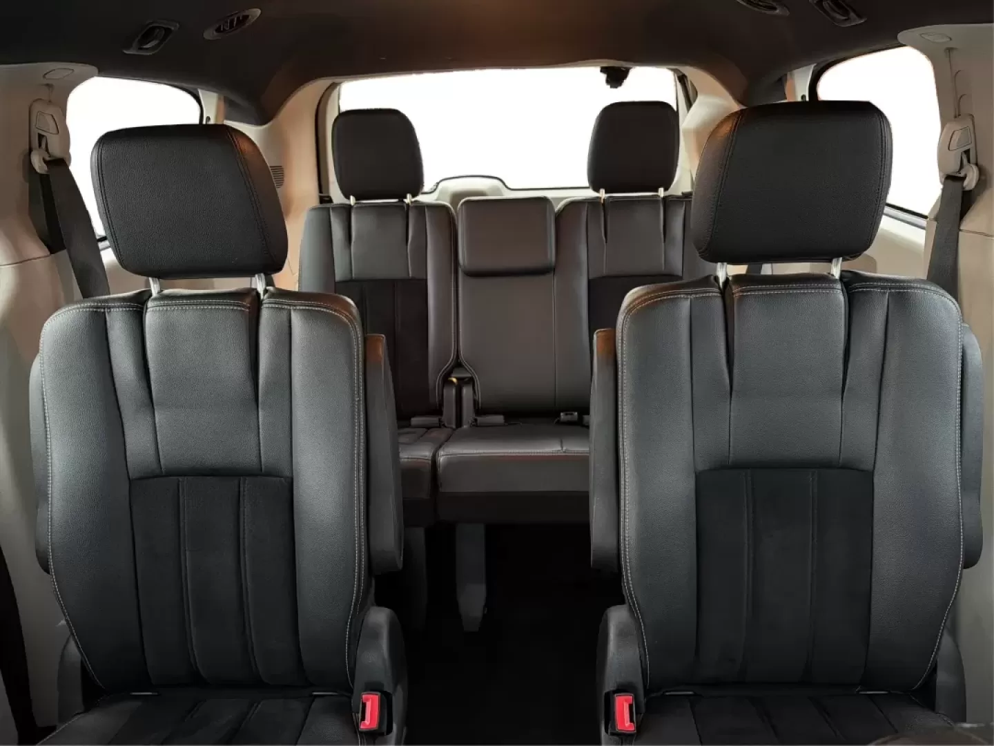 2017 Dodge Grand Caravan SXT (2C4RDGCG4HR) with an Pentastar 3.6L V-6 DOHC engine, located at 1951 S Dayton Lakeview Rd., New Carlisle, OH, 45344, (937) 908-9800, 39.890999, -84.050255 - **Drive Your Family Adventures with the 2017 Dodge Grand Caravan from Advantage Car and Credit - Piqua!**<br /> <br /> Are you ready to elevate your family outings, school runs, or weekend getaways? The 2017 Dodge Grand Caravan SXT is the perfect companion for your lifestyle. With ample space for pa - Photo#14