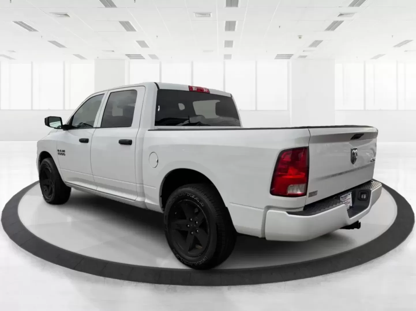 2018 Ram 1500 Express Crew Cab 4x4 5'7 Box (1C6RR7KG7JS) with an Other engine, located at 1230 East Main St, Xenia, OH, 45385, (937) 908-9800, 39.688026, -83.910172 - **Unleash Your Adventurous Side with the 2018 Ram 1500 Express Crew Cab 4x4!** <br /> <br /> If you're a weekend warrior or need a reliable truck for your daily commute, the 2018 Ram 1500 Express Crew Cab is ready to take on any challenge you throw its way. Perfect for outdoor enthusiasts and growin - Photo#4