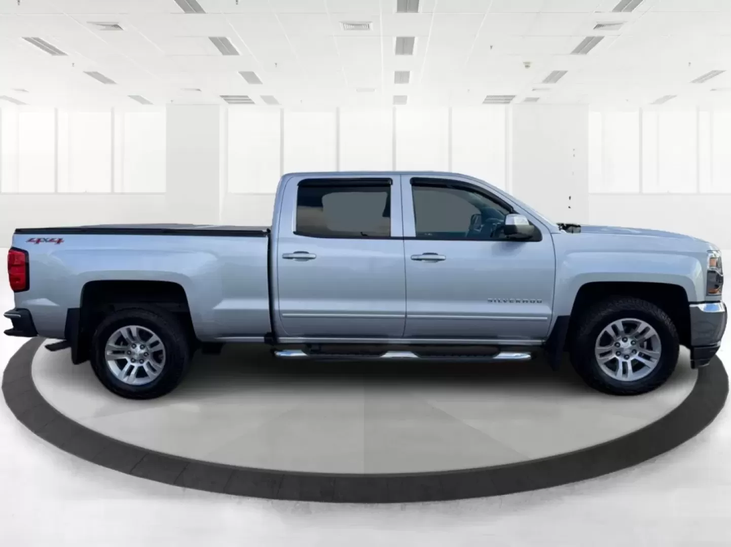 2016 Chevrolet Silverado 1500 1LT (1GCUKREC8GF) with an EcoTec3 5.3L V-8 gasoline direct injection engine, located at 880 E. National Road, Vandalia, OH, 45377, (937) 908-9800, 39.891918, -84.183594 - **Discover the Ultimate Adventure with the 2016 Chevrolet Silverado 1500 at Advantage Car and Credit - Vandalia!**<br /> <br /> Are you ready to elevate your driving experience and tackle the open road with confidence? Look no further than our stunning 2016 Chevrolet Silverado 1500, available now at - Photo#1