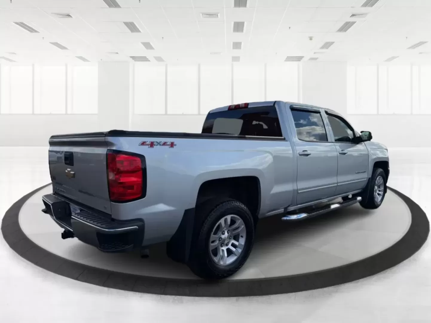 2016 Chevrolet Silverado 1500 1LT (1GCUKREC8GF) with an EcoTec3 5.3L V-8 gasoline direct injection engine, located at 880 E. National Road, Vandalia, OH, 45377, (937) 908-9800, 39.891918, -84.183594 - **Discover the Ultimate Adventure with the 2016 Chevrolet Silverado 1500 at Advantage Car and Credit - Vandalia!**<br /> <br /> Are you ready to elevate your driving experience and tackle the open road with confidence? Look no further than our stunning 2016 Chevrolet Silverado 1500, available now at - Photo#2