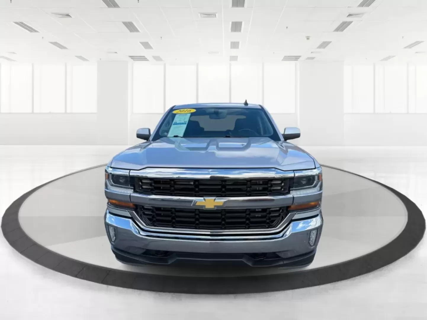 2016 Chevrolet Silverado 1500 1LT (1GCUKREC8GF) with an EcoTec3 5.3L V-8 gasoline direct injection engine, located at 880 E. National Road, Vandalia, OH, 45377, (937) 908-9800, 39.891918, -84.183594 - **Discover the Ultimate Adventure with the 2016 Chevrolet Silverado 1500 at Advantage Car and Credit - Vandalia!**<br /> <br /> Are you ready to elevate your driving experience and tackle the open road with confidence? Look no further than our stunning 2016 Chevrolet Silverado 1500, available now at - Photo#7
