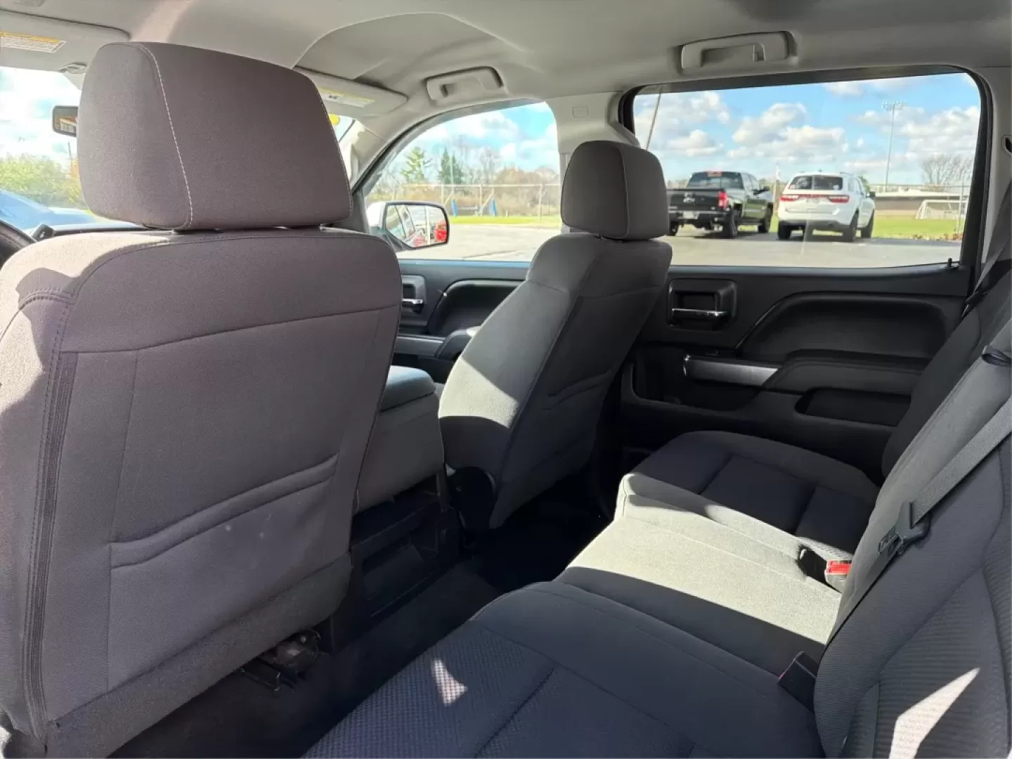 2016 Chevrolet Silverado 1500 1LT (1GCUKREC8GF) with an EcoTec3 5.3L V-8 gasoline direct injection engine, located at 880 E. National Road, Vandalia, OH, 45377, (937) 908-9800, 39.891918, -84.183594 - **Discover the Ultimate Adventure with the 2016 Chevrolet Silverado 1500 at Advantage Car and Credit - Vandalia!**<br /> <br /> Are you ready to elevate your driving experience and tackle the open road with confidence? Look no further than our stunning 2016 Chevrolet Silverado 1500, available now at - Photo#10