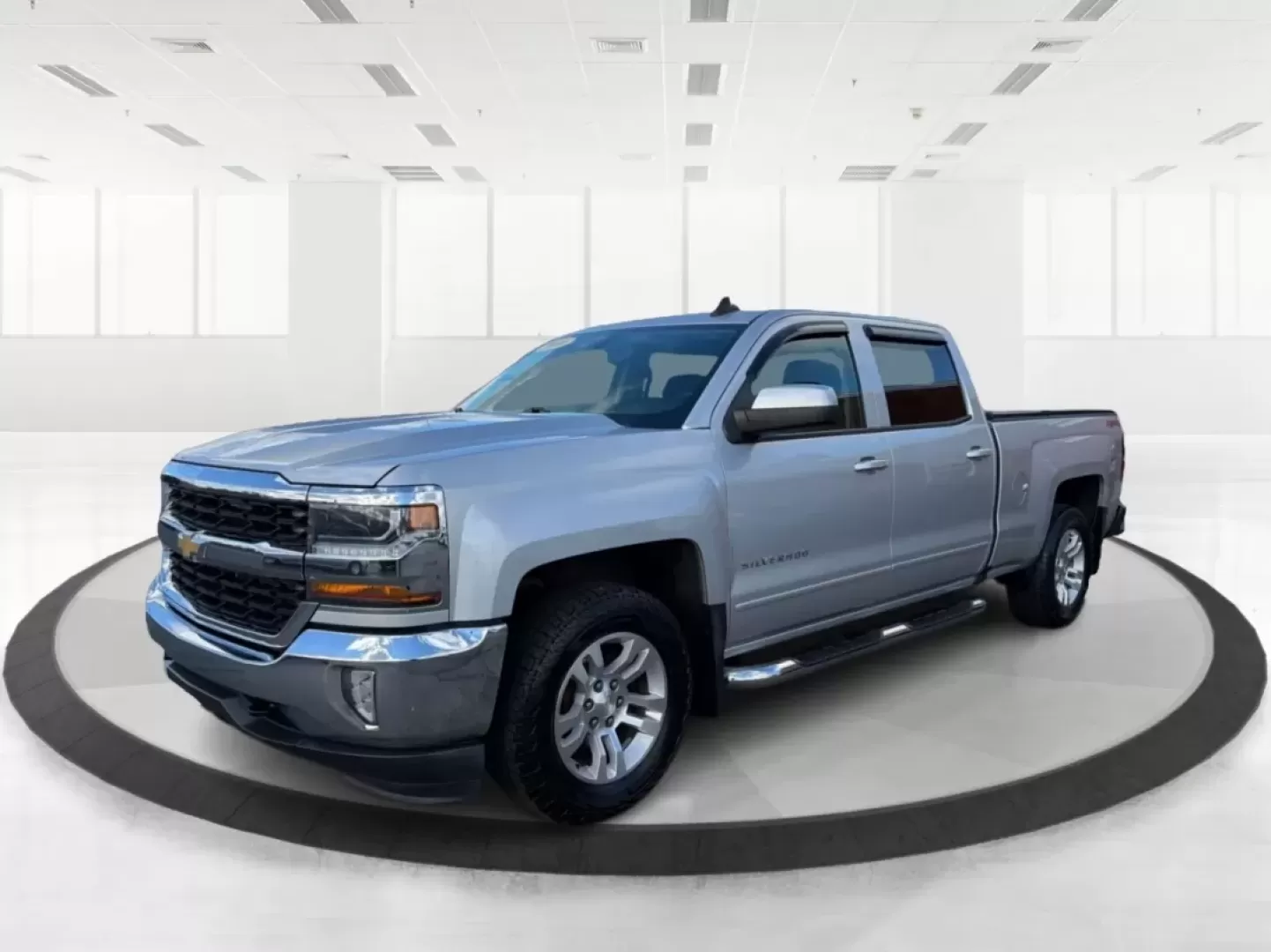 2016 Chevrolet Silverado 1500 1LT (1GCUKREC8GF) with an EcoTec3 5.3L V-8 gasoline direct injection engine, located at 4508 South Dixie Dr, Moraine, OH, 45439, (937) 908-9800, 39.689976, -84.218452 - **Discover the Ultimate Adventure with the 2016 Chevrolet Silverado 1500 at Advantage Car and Credit - Vandalia!**<br /> <br /> Are you ready to elevate your driving experience and tackle the open road with confidence? Look no further than our stunning 2016 Chevrolet Silverado 1500, available now at - Photo#8