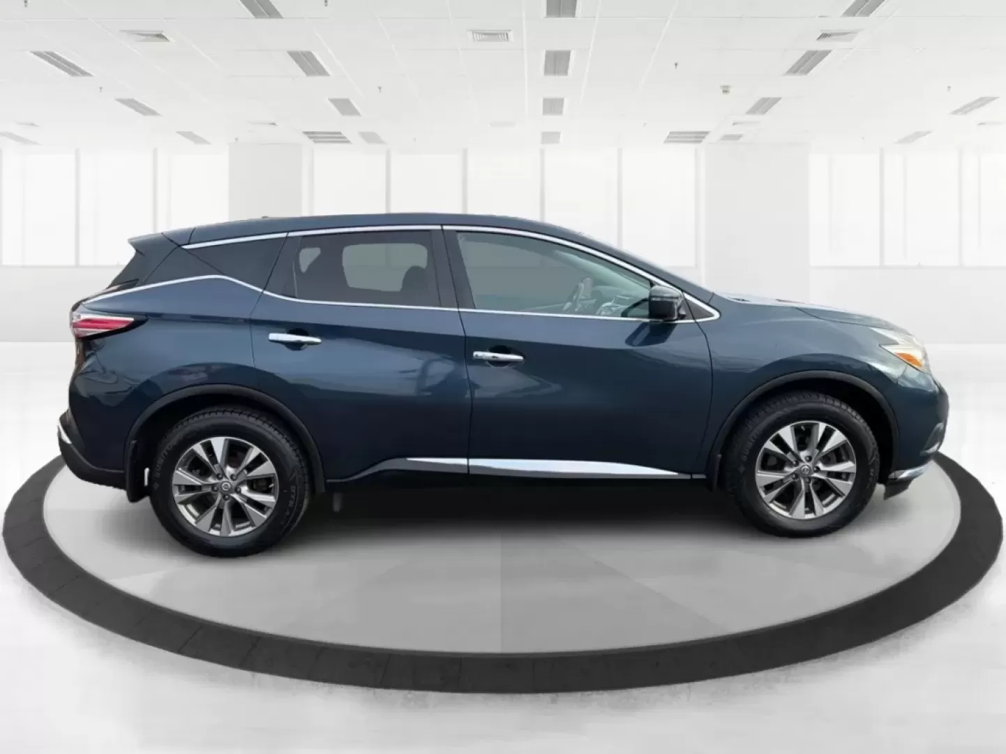 2016 Nissan Murano S (5N1AZ2MH1GN) with an 3.5L V-6 DOHC engine, located at 1951 S Dayton Lakeview Rd., New Carlisle, OH, 45344, (937) 908-9800, 39.890999, -84.050255 - **Elevate Your Daily Drive with the 2016 Nissan Murano S Perfect for Families and Adventurers Alike!**<br /> <br /> Are you in search of a vehicle that seamlessly blends style, comfort, and performance? Look no further than this stunning **2016 Nissan Murano S**, available now at **Advantage Car an - Photo#1