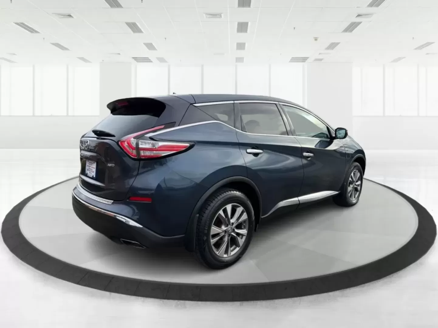 2016 Nissan Murano S (5N1AZ2MH1GN) with an 3.5L V-6 DOHC engine, located at 880 E. National Road, Vandalia, OH, 45377, (937) 908-9800, 39.891918, -84.183594 - **Elevate Your Daily Drive with the 2016 Nissan Murano S Perfect for Families and Adventurers Alike!**<br /> <br /> Are you in search of a vehicle that seamlessly blends style, comfort, and performance? Look no further than this stunning **2016 Nissan Murano S**, available now at **Advantage Car an - Photo#2
