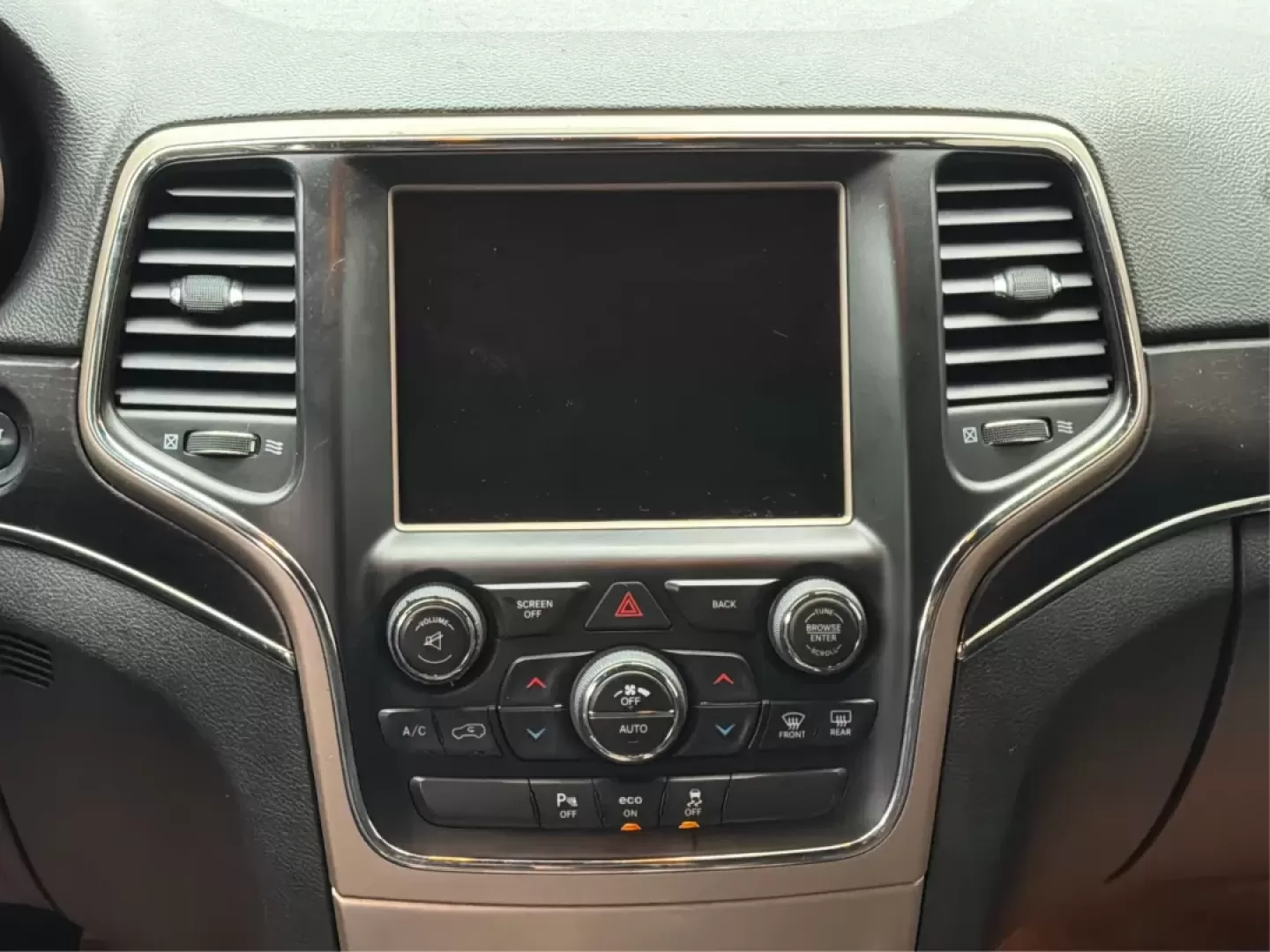 2014 Jeep Grand Cherokee Limited (1C4RJFBG9EC) with an Other engine, located at 880 E. National Road, Vandalia, OH, 45377, (937) 908-9800, 39.891918, -84.183594 - **Adventure Awaits: Drive Home a 2014 Jeep Grand Cherokee Limited Today!**<br /> <br /> Are you ready to elevate your driving experience? Picture yourself and your loved ones embarking on weekend getaways or daily commutes in the rugged yet refined 2014 Jeep Grand Cherokee Limited. This SUV isn't ju - Photo#13