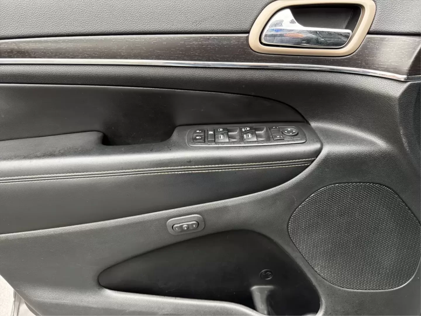 2014 Jeep Grand Cherokee Limited (1C4RJFBG9EC) with an Other engine, located at 880 E. National Road, Vandalia, OH, 45377, (937) 908-9800, 39.891918, -84.183594 - **Adventure Awaits: Drive Home a 2014 Jeep Grand Cherokee Limited Today!**<br /> <br /> Are you ready to elevate your driving experience? Picture yourself and your loved ones embarking on weekend getaways or daily commutes in the rugged yet refined 2014 Jeep Grand Cherokee Limited. This SUV isn't ju - Photo#19