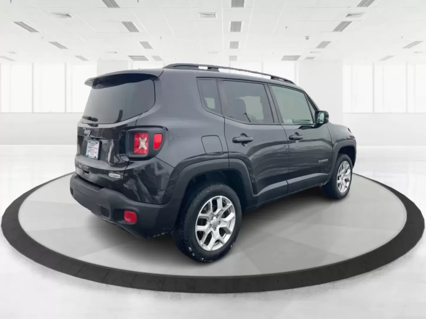 2018 Jeep Renegade Latitude 4x4 (ZACCJBBB5JP) with an Other engine, located at 1951 S Dayton Lakeview Rd., New Carlisle, OH, 45344, (937) 908-9800, 39.890999, -84.050255 - **Explore New Adventures with the 2018 Jeep Renegade Latitude 4x4!**<br /> <br /> Are you ready to elevate your adventures with a vehicle that perfectly balances style, comfort, and capability? Look no further than this striking 2018 Jeep Renegade Latitude 4x4, available now at Advantage Car and Cre - Photo#2