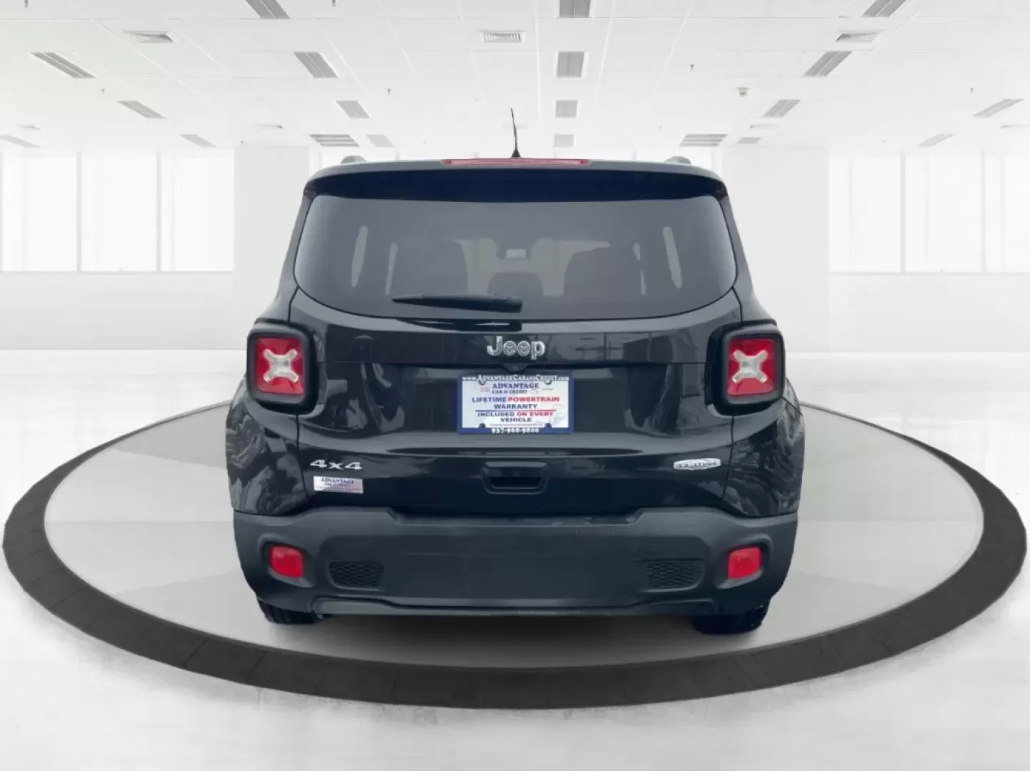 2018 Jeep Renegade Latitude 4x4 (ZACCJBBB5JP) with an Other engine, located at 1951 S Dayton Lakeview Rd., New Carlisle, OH, 45344, (937) 908-9800, 39.890999, -84.050255 - **Explore New Adventures with the 2018 Jeep Renegade Latitude 4x4!**<br /> <br /> Are you ready to elevate your adventures with a vehicle that perfectly balances style, comfort, and capability? Look no further than this striking 2018 Jeep Renegade Latitude 4x4, available now at Advantage Car and Cre - Photo#3