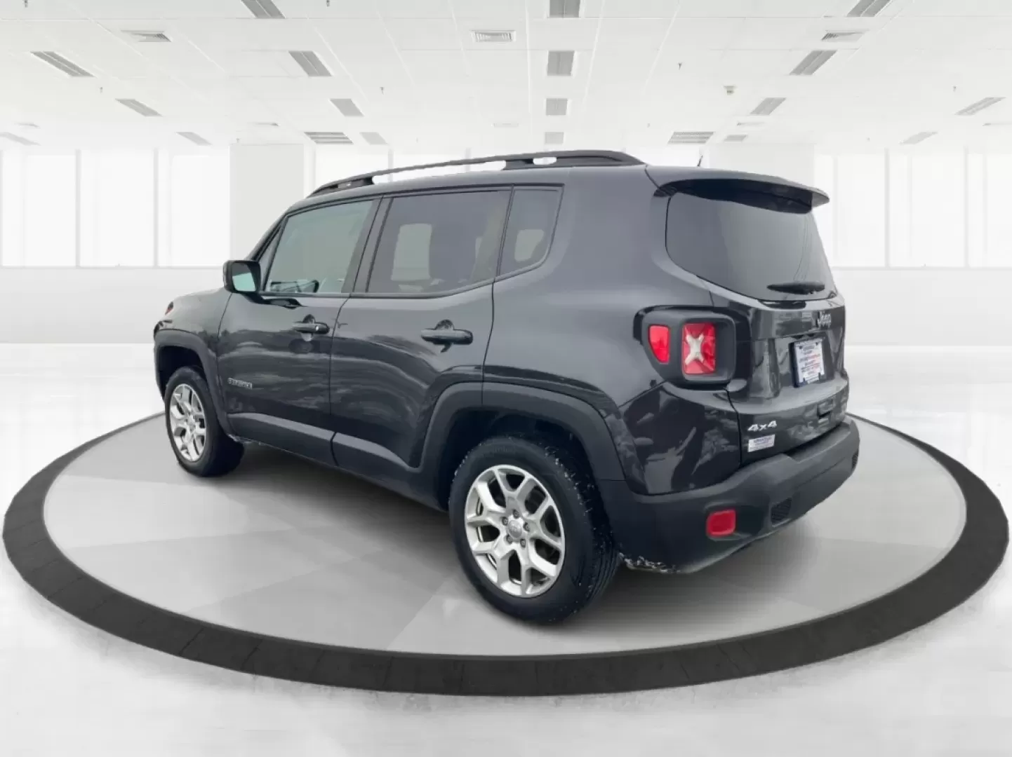 2018 Jeep Renegade Latitude 4x4 (ZACCJBBB5JP) with an Other engine, located at 1951 S Dayton Lakeview Rd., New Carlisle, OH, 45344, (937) 908-9800, 39.890999, -84.050255 - **Explore New Adventures with the 2018 Jeep Renegade Latitude 4x4!**<br /> <br /> Are you ready to elevate your adventures with a vehicle that perfectly balances style, comfort, and capability? Look no further than this striking 2018 Jeep Renegade Latitude 4x4, available now at Advantage Car and Cre - Photo#4