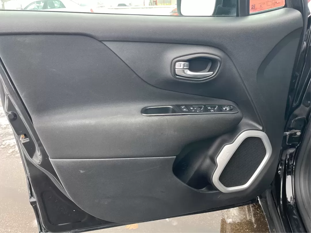 2018 Jeep Renegade Latitude 4x4 (ZACCJBBB5JP) with an Other engine, located at 1951 S Dayton Lakeview Rd., New Carlisle, OH, 45344, (937) 908-9800, 39.890999, -84.050255 - **Explore New Adventures with the 2018 Jeep Renegade Latitude 4x4!**<br /> <br /> Are you ready to elevate your adventures with a vehicle that perfectly balances style, comfort, and capability? Look no further than this striking 2018 Jeep Renegade Latitude 4x4, available now at Advantage Car and Cre - Photo#18