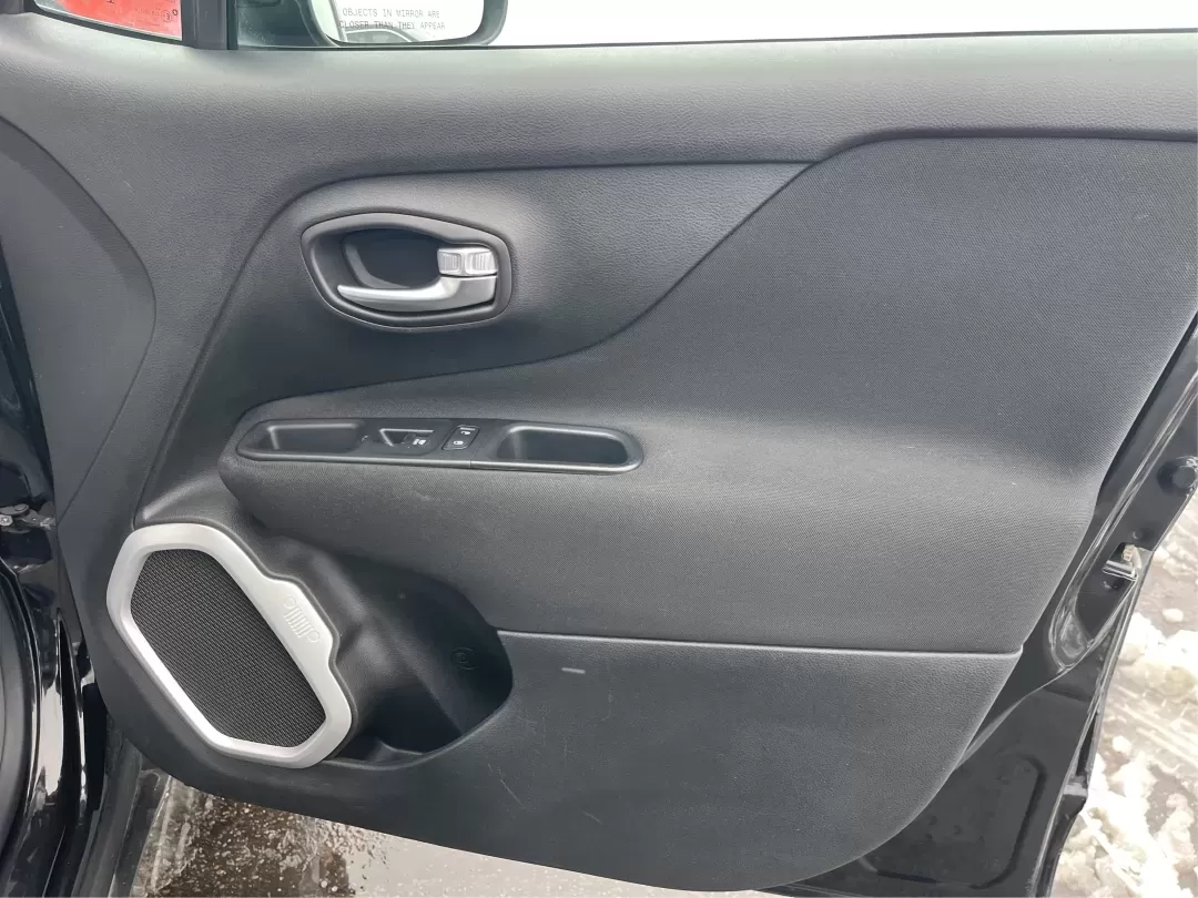 2018 Jeep Renegade Latitude 4x4 (ZACCJBBB5JP) with an Other engine, located at 1951 S Dayton Lakeview Rd., New Carlisle, OH, 45344, (937) 908-9800, 39.890999, -84.050255 - **Explore New Adventures with the 2018 Jeep Renegade Latitude 4x4!**<br /> <br /> Are you ready to elevate your adventures with a vehicle that perfectly balances style, comfort, and capability? Look no further than this striking 2018 Jeep Renegade Latitude 4x4, available now at Advantage Car and Cre - Photo#19