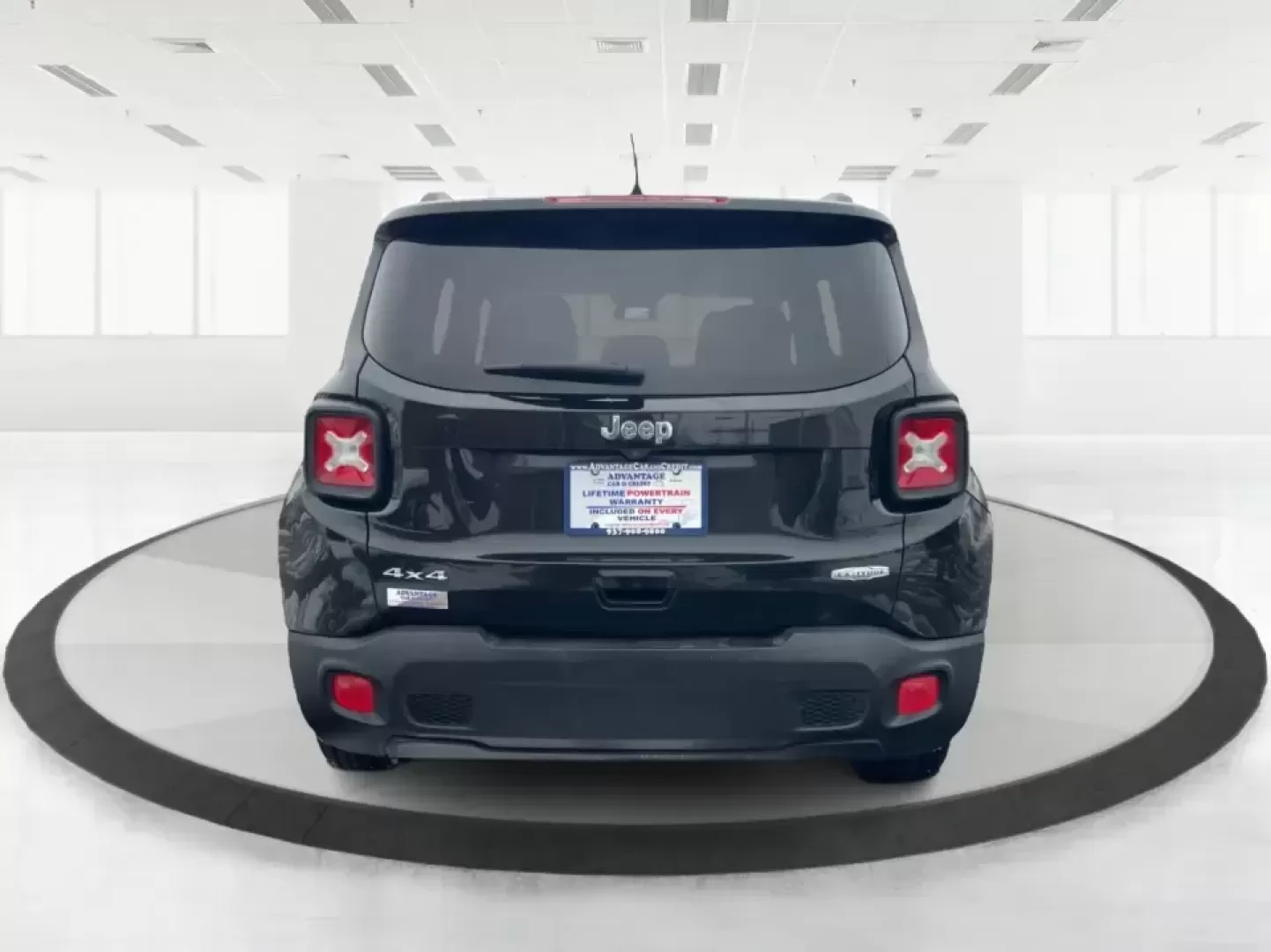 2018 Jeep Renegade Latitude 4x4 (ZACCJBBB5JP) with an 2.4L L4 DOHC 16V engine, 6M transmission, located at 8750 N County Rd 25A, Piqua, OH, 45356, (937) 908-9800, 40.164391, -84.232513 - **Explore New Adventures with the 2018 Jeep Renegade Latitude 4x4!**<br /> <br /> Are you ready to elevate your adventures with a vehicle that perfectly balances style, comfort, and capability? Look no further than this striking 2018 Jeep Renegade Latitude 4x4, available now at Advantage Car and Cre - Photo#3