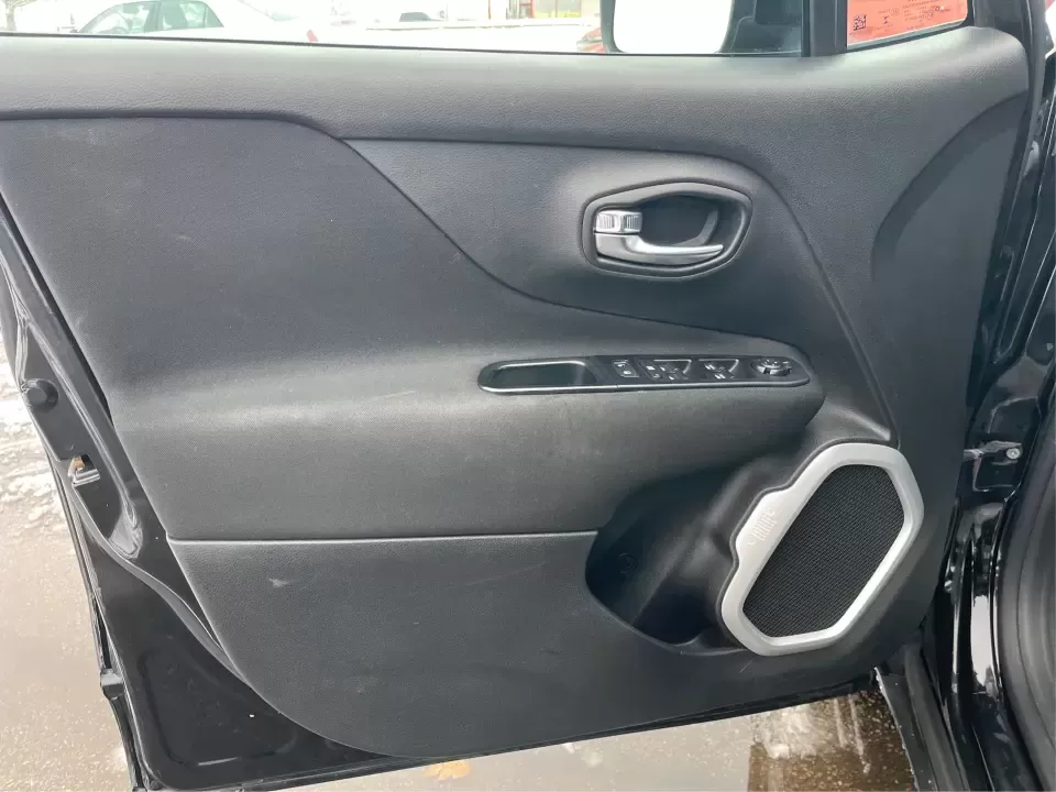 2018 Jeep Renegade Latitude 4x4 (ZACCJBBB5JP) with an 2.4L L4 DOHC 16V engine, 6M transmission, located at 8750 N County Rd 25A, Piqua, OH, 45356, (937) 908-9800, 40.164391, -84.232513 - **Explore New Adventures with the 2018 Jeep Renegade Latitude 4x4!**<br /> <br /> Are you ready to elevate your adventures with a vehicle that perfectly balances style, comfort, and capability? Look no further than this striking 2018 Jeep Renegade Latitude 4x4, available now at Advantage Car and Cre - Photo#18