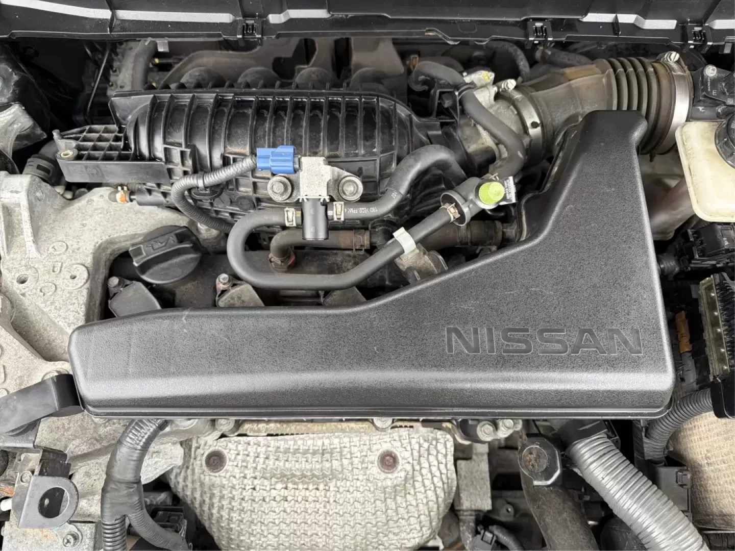 2014 Nissan Rogue SL (5N1AT2MV2EC) with an 2.5L I-4 DOHC engine, located at 1099 N County Rd 25A , Troy, OH, 45373, (937) 908-9800, 40.057079, -84.212883 - **Your Adventure Awaits with the 2014 Nissan Rogue SL at Advantage Car and Credit - Troy!**<br /> <br /> Are you ready to explore the great outdoors or tackle your daily commute with confidence? The 2014 Nissan Rogue SL is the perfect SUV for those who crave versatility and comfort in their driving - Photo#11