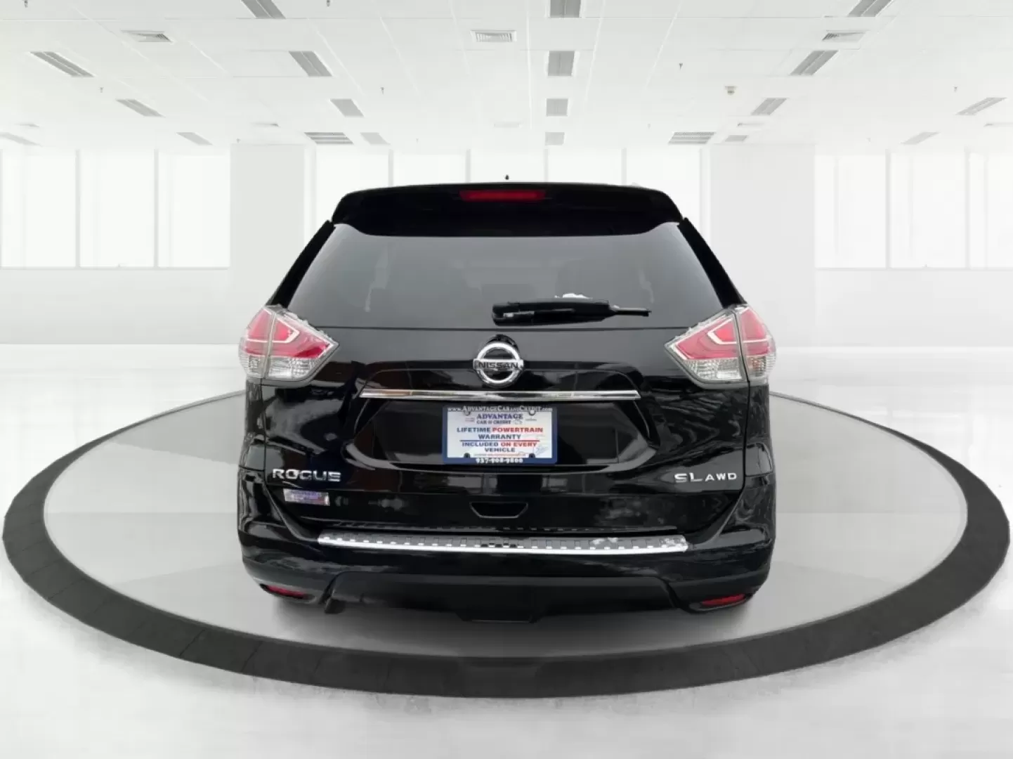 2015 Nissan Rogue SL (5N1AT2MV1FC) with an 2.5L I-4 DOHC engine, located at 8750 N County Rd 25A, Piqua, OH, 45356, (937) 908-9800, 40.164391, -84.232513 - **Adventure Awaits in the 2015 Nissan Rogue SL Perfect for Your Active Lifestyle!**<br /> <br /> Are you in search of a reliable SUV that can handle weekend getaways, family road trips, or daily commutes with ease? Look no further than this 2015 Nissan Rogue SL, available now at Advantage Car and C - Photo#3