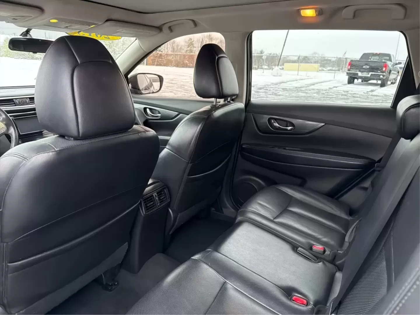 2015 Nissan Rogue SL (5N1AT2MV1FC) with an 2.5L I-4 DOHC engine, located at 8750 N County Rd 25A, Piqua, OH, 45356, (937) 908-9800, 40.164391, -84.232513 - **Adventure Awaits in the 2015 Nissan Rogue SL Perfect for Your Active Lifestyle!**<br /> <br /> Are you in search of a reliable SUV that can handle weekend getaways, family road trips, or daily commutes with ease? Look no further than this 2015 Nissan Rogue SL, available now at Advantage Car and C - Photo#10