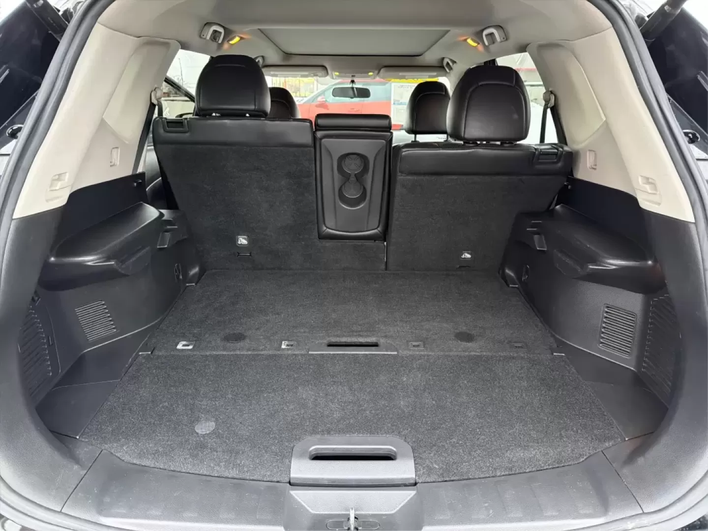 2015 Nissan Rogue SL (5N1AT2MV1FC) with an 2.5L I-4 DOHC engine, located at 8750 N County Rd 25A, Piqua, OH, 45356, (937) 908-9800, 40.164391, -84.232513 - **Adventure Awaits in the 2015 Nissan Rogue SL Perfect for Your Active Lifestyle!**<br /> <br /> Are you in search of a reliable SUV that can handle weekend getaways, family road trips, or daily commutes with ease? Look no further than this 2015 Nissan Rogue SL, available now at Advantage Car and C - Photo#12