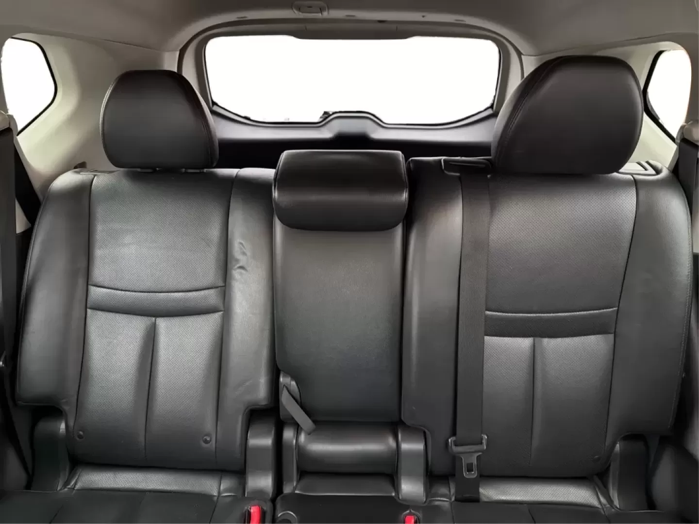 2015 Nissan Rogue SL (5N1AT2MV1FC) with an 2.5L I-4 DOHC engine, located at 8750 N County Rd 25A, Piqua, OH, 45356, (937) 908-9800, 40.164391, -84.232513 - **Adventure Awaits in the 2015 Nissan Rogue SL Perfect for Your Active Lifestyle!**<br /> <br /> Are you in search of a reliable SUV that can handle weekend getaways, family road trips, or daily commutes with ease? Look no further than this 2015 Nissan Rogue SL, available now at Advantage Car and C - Photo#14