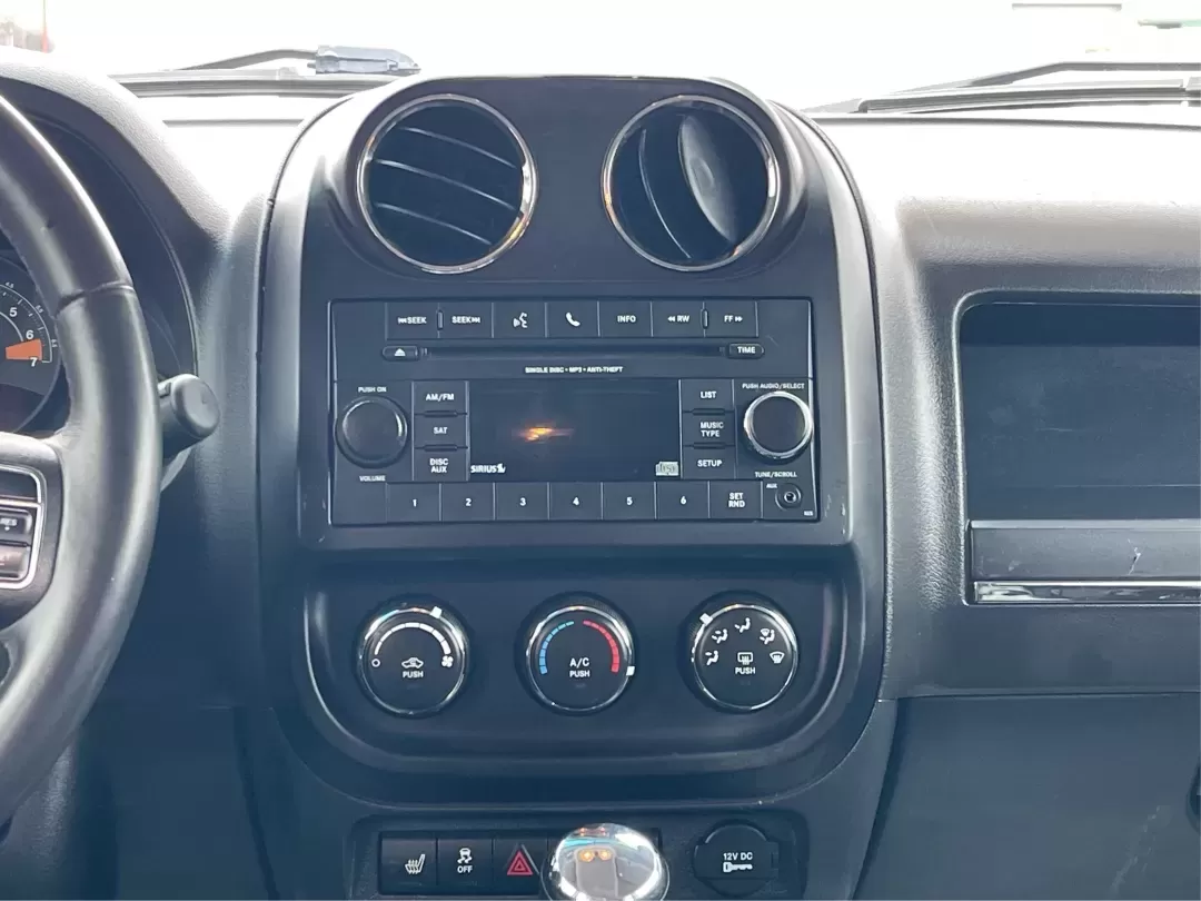 2015 Jeep Patriot High Altitude Edition (1C4NJRFB5FD) with an 2.4L I-4 DOHC engine, located at 1951 S Dayton Lakeview Rd., New Carlisle, OH, 45344, (937) 908-9800, 39.890999, -84.050255 - **Experience Adventure and Convenience with the 2015 Jeep Patriot at Advantage Car and Credit - New Carlisle, OH!**<br /> <br /> Are you ready to elevate your driving lifestyle? Whether you're a weekend adventurer seeking thrilling off-road experiences, a busy commuter needing reliable transportatio - Photo#12