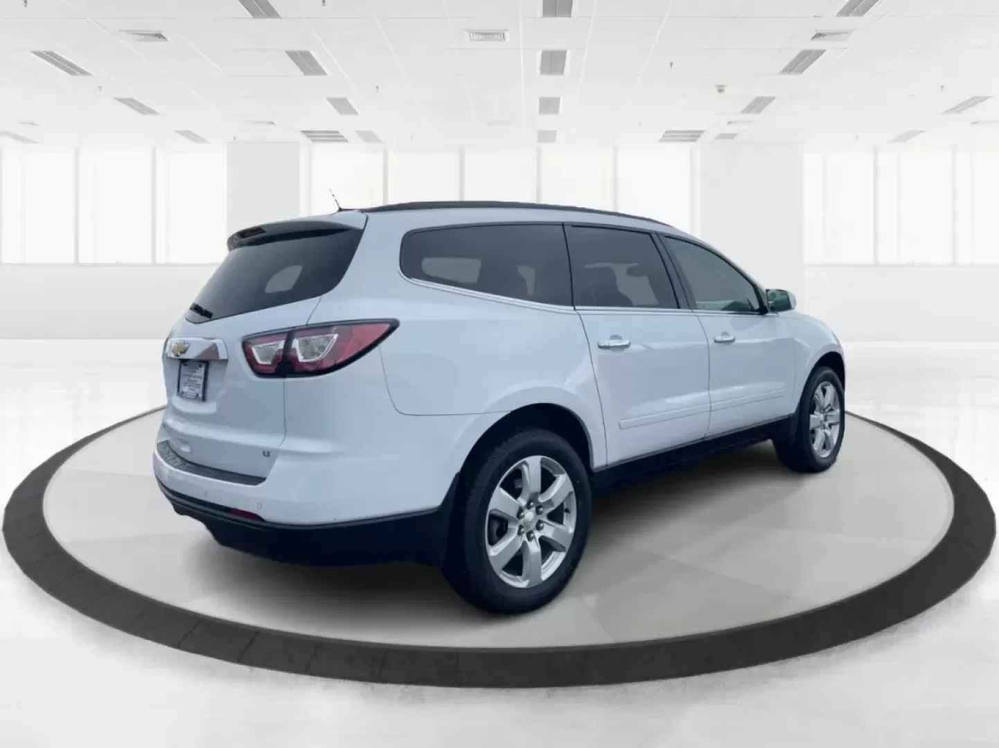 2017 Chevrolet Traverse 1LT (1GNKRGKDXHJ) with an 3.6L V-6 gasoline direct injection engine, located at 880 E. National Road, Vandalia, OH, 45377, (937) 908-9800, 39.891918, -84.183594 - **Explore the Open Road with the 2017 Chevrolet Traverse: Your Family's Ideal Adventure Companion!**<br /> <br /> Are you seeking a versatile SUV that effortlessly blends comfort, style, and practicality? Look no further than the stunning 2017 Chevrolet Traverse 1LT, available now at Advantage Car a - Photo#2