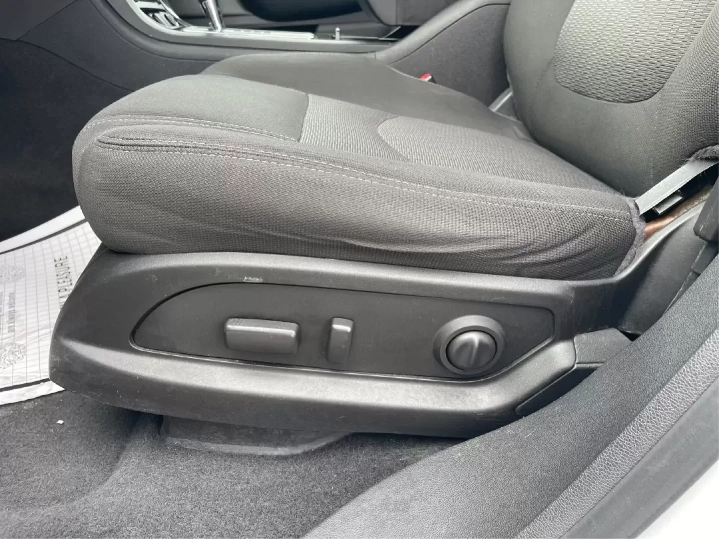 2017 Chevrolet Traverse 1LT (1GNKRGKDXHJ) with an 3.6L V-6 gasoline direct injection engine, located at 880 E. National Road, Vandalia, OH, 45377, (937) 908-9800, 39.891918, -84.183594 - **Explore the Open Road with the 2017 Chevrolet Traverse: Your Family's Ideal Adventure Companion!**<br /> <br /> Are you seeking a versatile SUV that effortlessly blends comfort, style, and practicality? Look no further than the stunning 2017 Chevrolet Traverse 1LT, available now at Advantage Car a - Photo#18