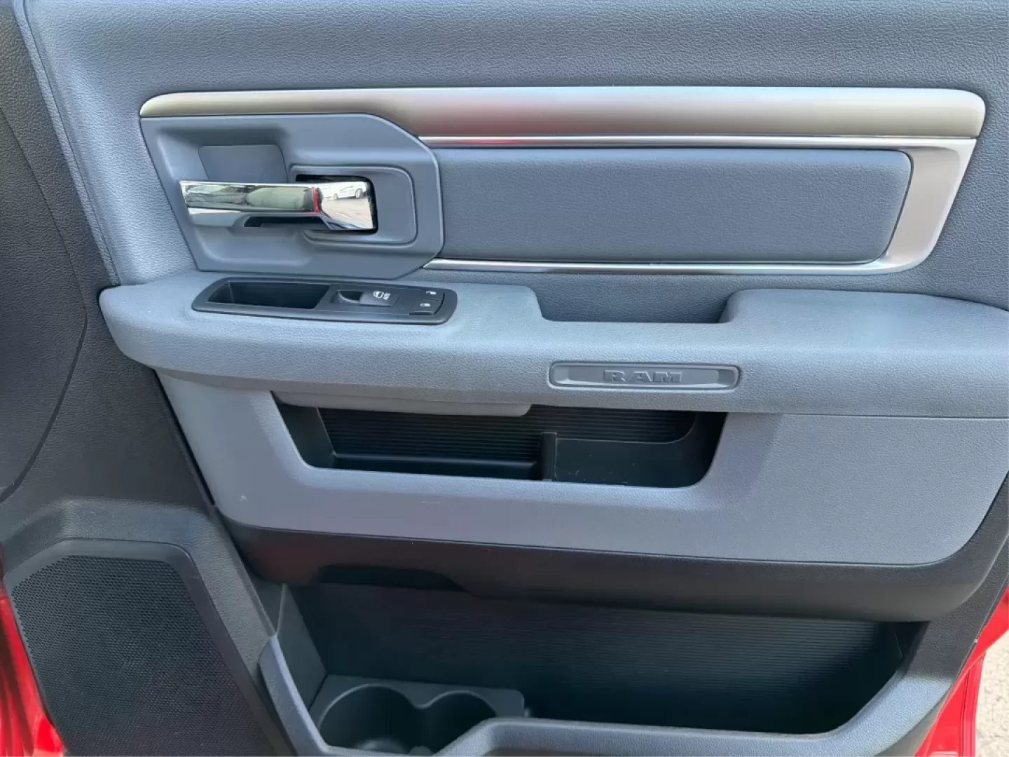 2016 Ram 1500 SLT (1C6RR7GT8GS) with an Other engine, located at 880 E. National Road, Vandalia, OH, 45377, (937) 908-9800, 39.891918, -84.183594 - Are you ready to elevate your adventures and tackle any terrain with confidence? Discover the perfect blend of rugged capability and modern comfort with this stunning 2016 Ram 1500 SLT, now available at Advantage Car and Credit in Vandalia, OH. With its striking Flame Red Clearcoat exterior and robu - Photo#18