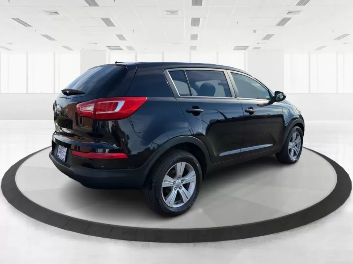 2013 Kia Sportage LX (KNDPB3A27D7) with an 2.4L I-4 DOHC engine, located at 8750 N County Rd 25A, Piqua, OH, 45356, (937) 908-9800, 40.164391, -84.232513 - **Discover Your Next Adventure with the 2013 Kia Sportage at Jamestown Auto Sales!**<br /> <br /> Are you ready to elevate your weekend adventures or make your daily commute more enjoyable? The 2013 Kia Sportage LX is your ticket to a versatile lifestyle, perfectly designed for those who crave both - Photo#2