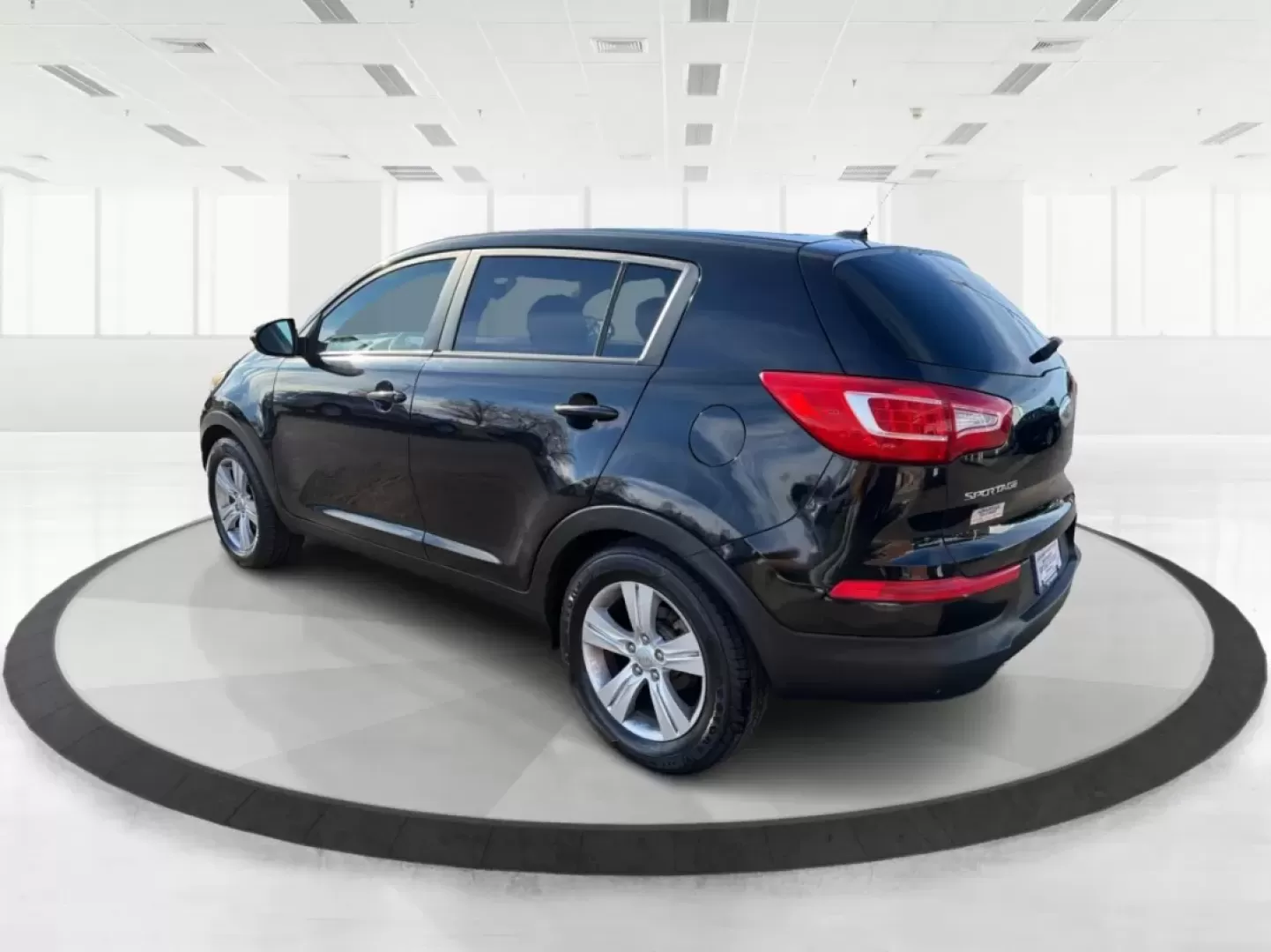 2013 Kia Sportage LX (KNDPB3A27D7) with an 2.4L I-4 DOHC engine, located at 1099 N County Rd 25A , Troy, OH, 45373, (937) 908-9800, 40.057079, -84.212883 - **Discover Your Next Adventure with the 2013 Kia Sportage at Jamestown Auto Sales!**<br /> <br /> Are you ready to elevate your weekend adventures or make your daily commute more enjoyable? The 2013 Kia Sportage LX is your ticket to a versatile lifestyle, perfectly designed for those who crave both - Photo#4