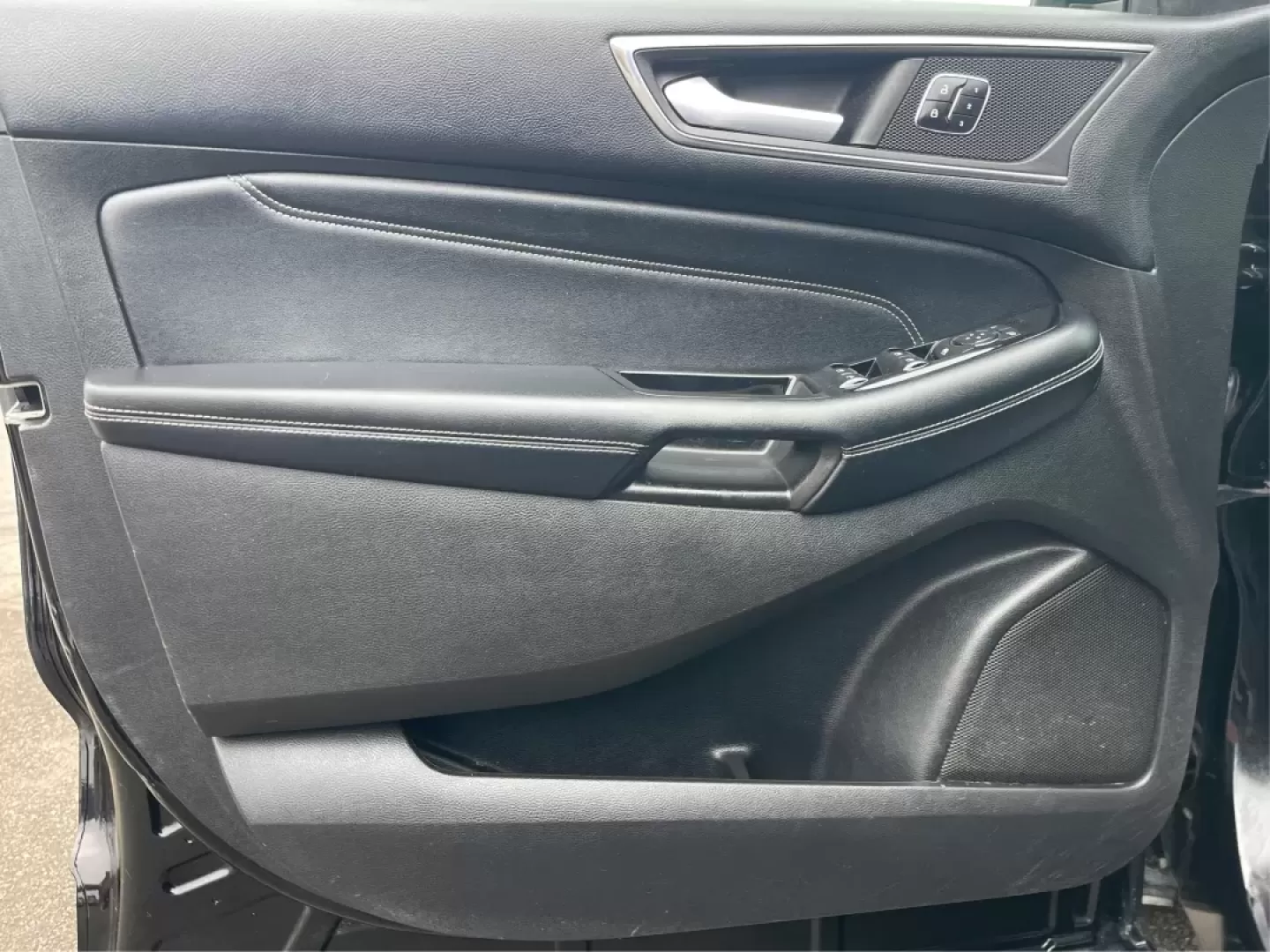 2017 Ford Edge Titanium (2FMPK4K86HB) with an Other engine, located at 1951 S Dayton Lakeview Rd., New Carlisle, OH, 45344, (937) 908-9800, 39.890999, -84.050255 - Unleash your adventurous spirit with the 2017 Ford Edge Titanium SUV, now available at Advantage Car and Credit in New Carlisle, OH! This versatile vehicle is perfect for families on the go, commuters looking for comfort, or anyone who enjoys weekend adventures. With a spacious interior and robust c - Photo#19