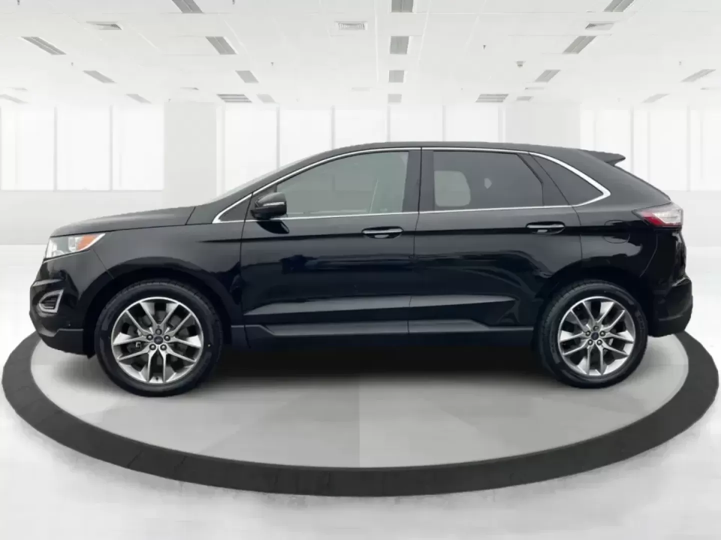 2017 Ford Edge Titanium (2FMPK4K86HB) with an 3.5L V6 DOHC 24V engine, 6A transmission, located at 8750 N County Rd 25A, Piqua, OH, 45356, (937) 908-9800, 40.164391, -84.232513 - Unleash your adventurous spirit with the 2017 Ford Edge Titanium SUV, now available at Advantage Car and Credit in New Carlisle, OH! This versatile vehicle is perfect for families on the go, commuters looking for comfort, or anyone who enjoys weekend adventures. With a spacious interior and robust c - Photo#5