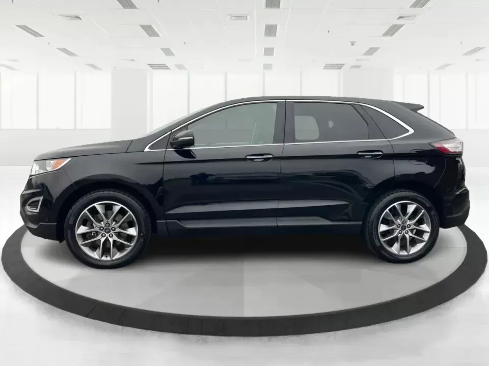 2017 Ford Edge Titanium (2FMPK4K86HB) with an 3.5L V6 DOHC 24V engine, 6A transmission, located at 8750 N County Rd 25A, Piqua, OH, 45356, (937) 908-9800, 40.164391, -84.232513 - Unleash your adventurous spirit with the 2017 Ford Edge Titanium SUV, now available at Advantage Car and Credit in New Carlisle, OH! This versatile vehicle is perfect for families on the go, commuters looking for comfort, or anyone who enjoys weekend adventures. With a spacious interior and robust c - Photo#5