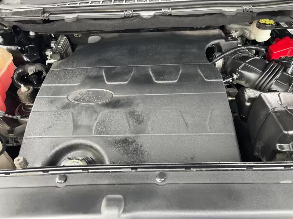 2017 Ford Edge Titanium (2FMPK4K86HB) with an 3.5L V6 DOHC 24V engine, 6A transmission, located at 8750 N County Rd 25A, Piqua, OH, 45356, (937) 908-9800, 40.164391, -84.232513 - Unleash your adventurous spirit with the 2017 Ford Edge Titanium SUV, now available at Advantage Car and Credit in New Carlisle, OH! This versatile vehicle is perfect for families on the go, commuters looking for comfort, or anyone who enjoys weekend adventures. With a spacious interior and robust c - Photo#11