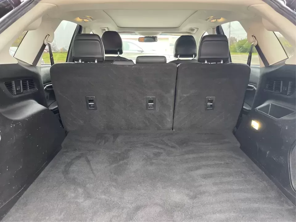 2017 Ford Edge Titanium (2FMPK4K86HB) with an 3.5L V6 DOHC 24V engine, 6A transmission, located at 8750 N County Rd 25A, Piqua, OH, 45356, (937) 908-9800, 40.164391, -84.232513 - Unleash your adventurous spirit with the 2017 Ford Edge Titanium SUV, now available at Advantage Car and Credit in New Carlisle, OH! This versatile vehicle is perfect for families on the go, commuters looking for comfort, or anyone who enjoys weekend adventures. With a spacious interior and robust c - Photo#12