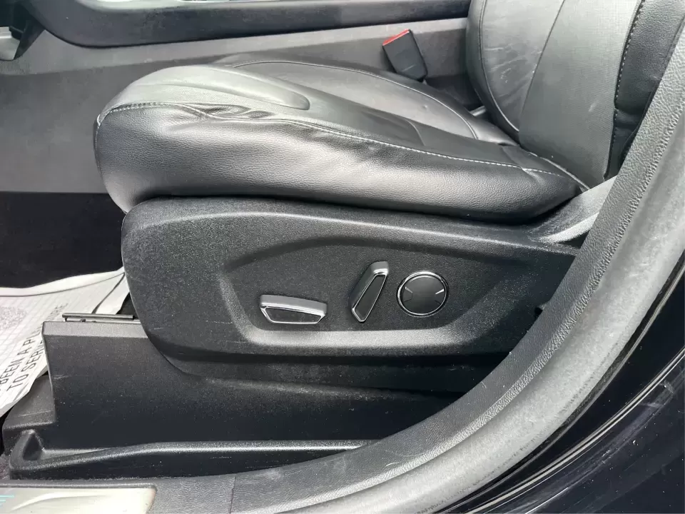 2017 Ford Edge Titanium (2FMPK4K86HB) with an 3.5L V6 DOHC 24V engine, 6A transmission, located at 8750 N County Rd 25A, Piqua, OH, 45356, (937) 908-9800, 40.164391, -84.232513 - Unleash your adventurous spirit with the 2017 Ford Edge Titanium SUV, now available at Advantage Car and Credit in New Carlisle, OH! This versatile vehicle is perfect for families on the go, commuters looking for comfort, or anyone who enjoys weekend adventures. With a spacious interior and robust c - Photo#18