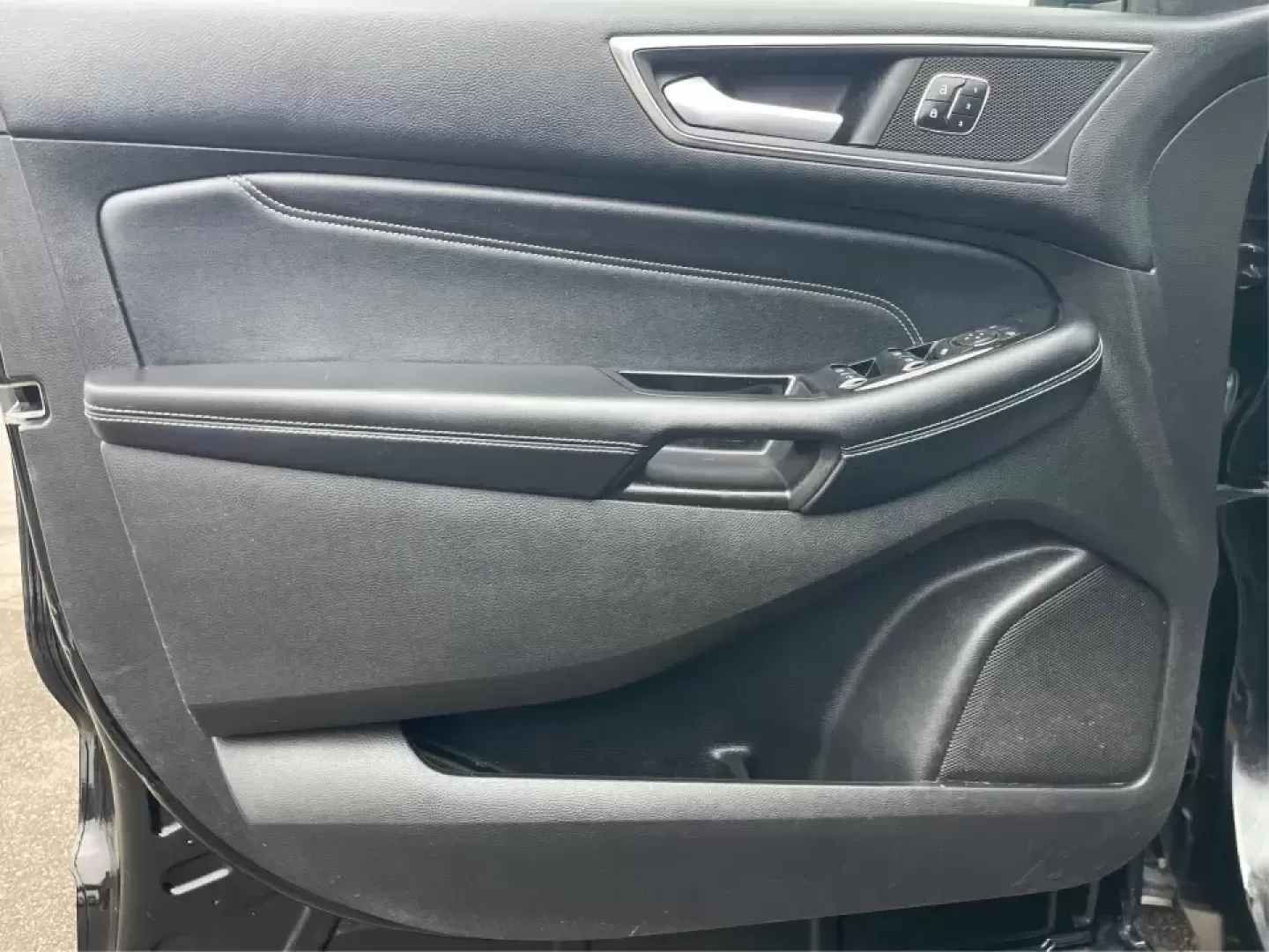 2017 Ford Edge Titanium (2FMPK4K86HB) with an 3.5L V6 DOHC 24V engine, 6A transmission, located at 8750 N County Rd 25A, Piqua, OH, 45356, (937) 908-9800, 40.164391, -84.232513 - Unleash your adventurous spirit with the 2017 Ford Edge Titanium SUV, now available at Advantage Car and Credit in New Carlisle, OH! This versatile vehicle is perfect for families on the go, commuters looking for comfort, or anyone who enjoys weekend adventures. With a spacious interior and robust c - Photo#19