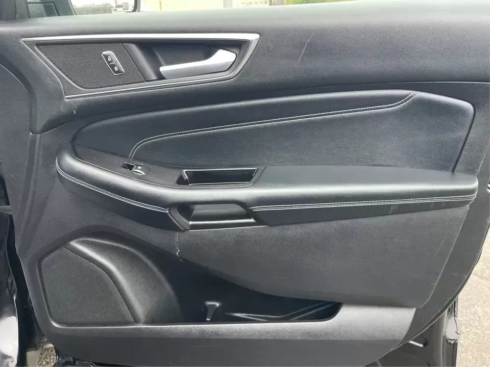 2017 Ford Edge Titanium (2FMPK4K86HB) with an 3.5L V6 DOHC 24V engine, 6A transmission, located at 8750 N County Rd 25A, Piqua, OH, 45356, (937) 908-9800, 40.164391, -84.232513 - Unleash your adventurous spirit with the 2017 Ford Edge Titanium SUV, now available at Advantage Car and Credit in New Carlisle, OH! This versatile vehicle is perfect for families on the go, commuters looking for comfort, or anyone who enjoys weekend adventures. With a spacious interior and robust c - Photo#20