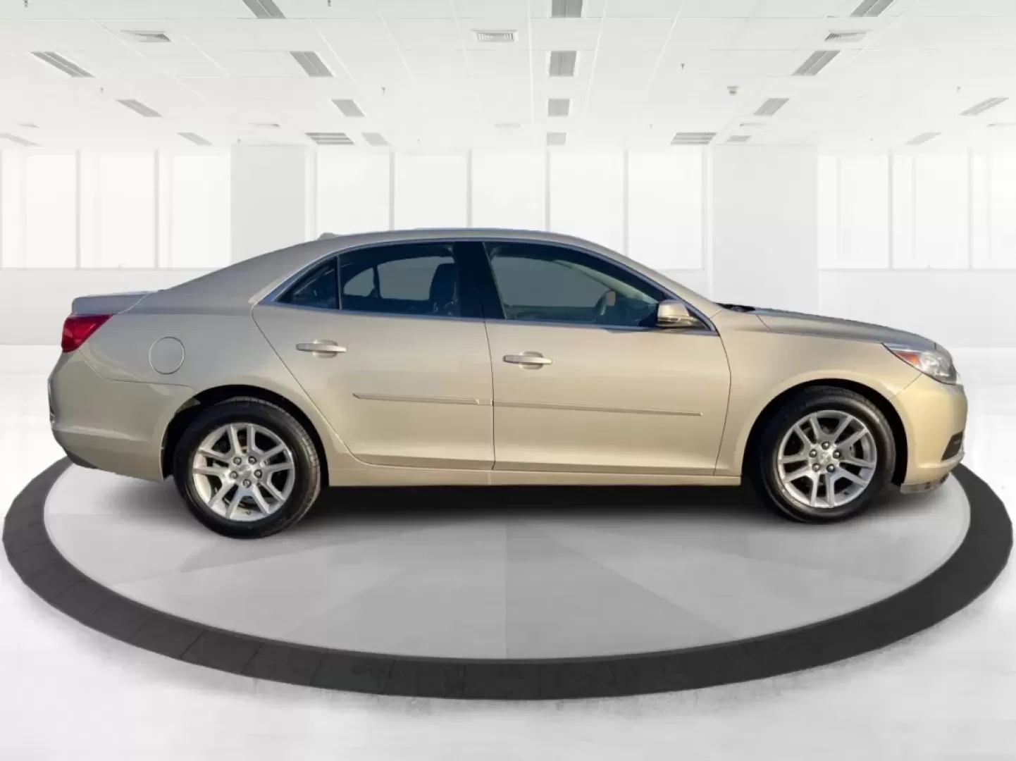 2014 Chevrolet Malibu 1LT (1G11C5SL7EF) with an ECOTEC 2.5L I-4 gasoline direct injection engine, located at 1230 East Main St, Xenia, OH, 45385, (937) 908-9800, 39.688026, -83.910172 - Are you ready to elevate your daily commute or make unforgettable memories on weekend adventures? The 2014 Chevrolet Malibu 1LT, now available at Advantage Car and Credit in Xenia, OH, is the perfect sedan for those seeking a reliable, stylish, and feature-packed vehicle without breaking the bank. W - Photo#1