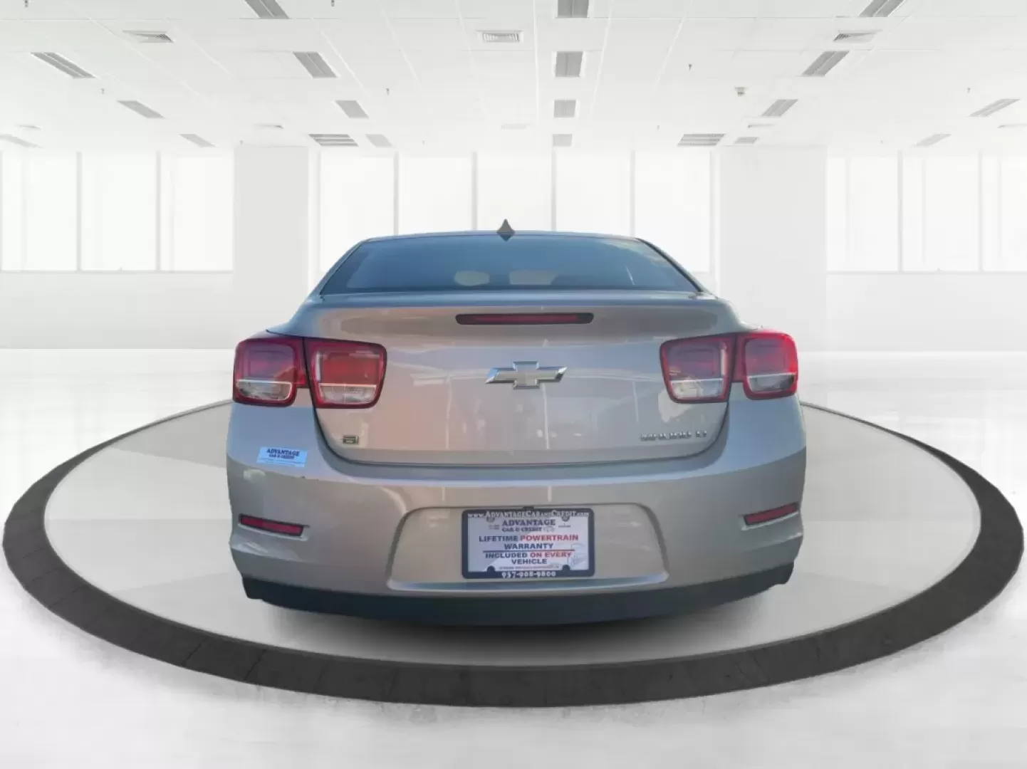 2014 Chevrolet Malibu 1LT (1G11C5SL7EF) with an ECOTEC 2.5L I-4 gasoline direct injection engine, located at 1230 East Main St, Xenia, OH, 45385, (937) 908-9800, 39.688026, -83.910172 - Are you ready to elevate your daily commute or make unforgettable memories on weekend adventures? The 2014 Chevrolet Malibu 1LT, now available at Advantage Car and Credit in Xenia, OH, is the perfect sedan for those seeking a reliable, stylish, and feature-packed vehicle without breaking the bank. W - Photo#3