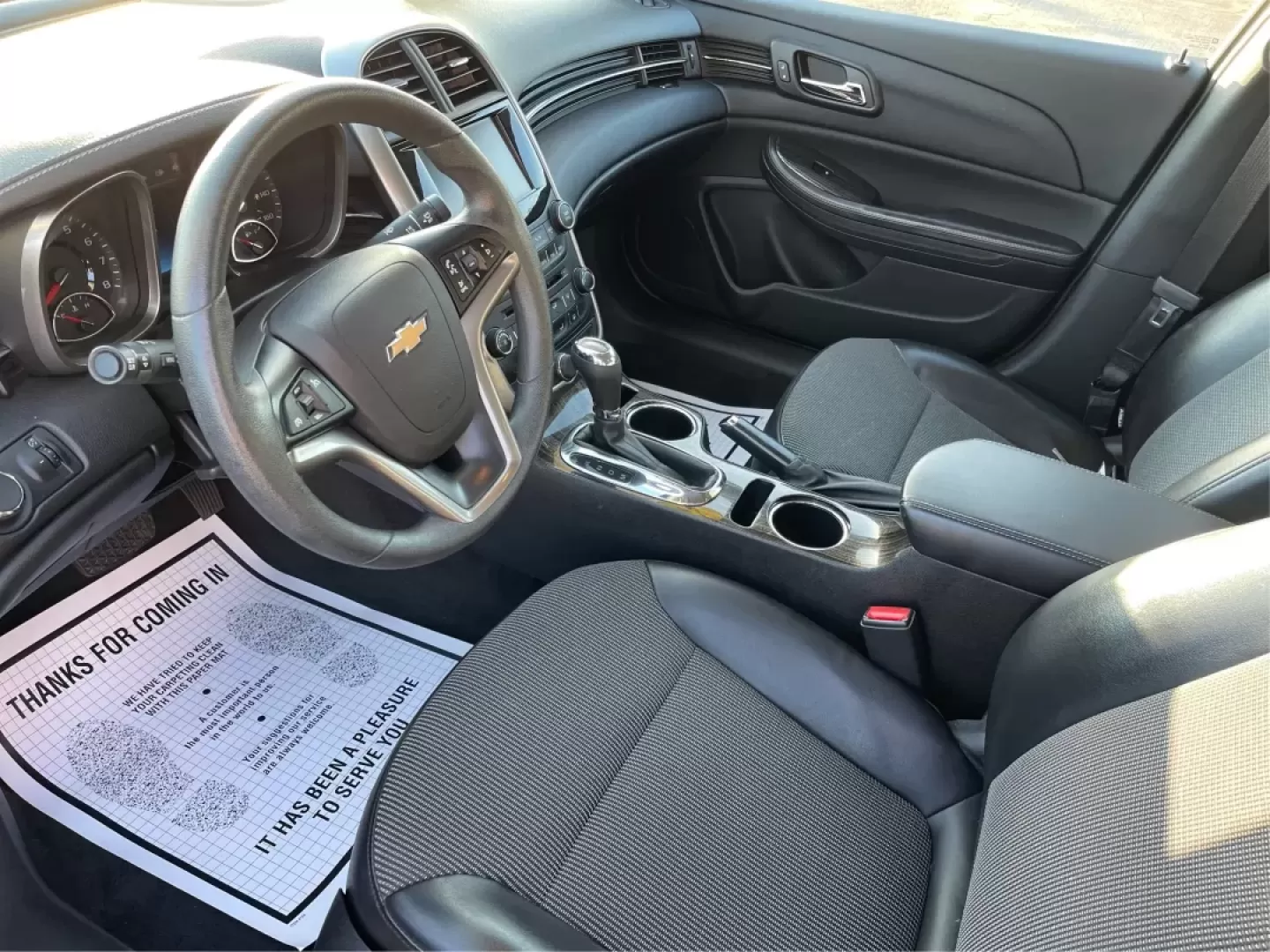 2014 Chevrolet Malibu 1LT (1G11C5SL7EF) with an ECOTEC 2.5L I-4 gasoline direct injection engine, located at 1230 East Main St, Xenia, OH, 45385, (937) 908-9800, 39.688026, -83.910172 - Are you ready to elevate your daily commute or make unforgettable memories on weekend adventures? The 2014 Chevrolet Malibu 1LT, now available at Advantage Car and Credit in Xenia, OH, is the perfect sedan for those seeking a reliable, stylish, and feature-packed vehicle without breaking the bank. W - Photo#9