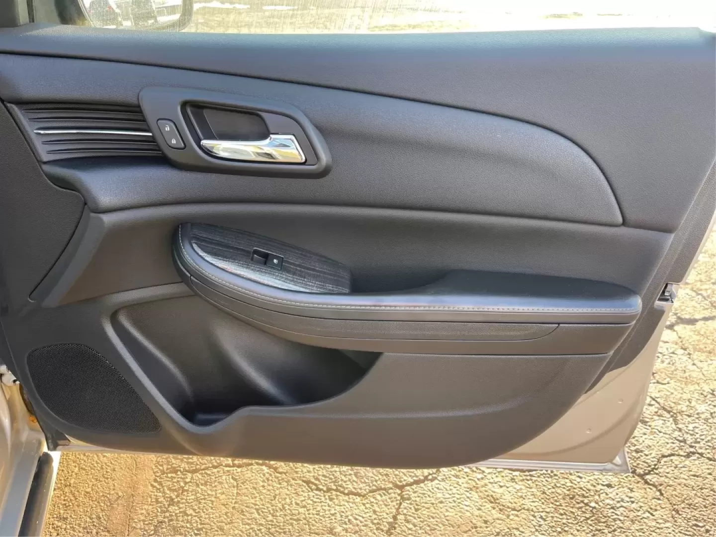 2014 Chevrolet Malibu 1LT (1G11C5SL7EF) with an ECOTEC 2.5L I-4 gasoline direct injection engine, located at 1230 East Main St, Xenia, OH, 45385, (937) 908-9800, 39.688026, -83.910172 - Are you ready to elevate your daily commute or make unforgettable memories on weekend adventures? The 2014 Chevrolet Malibu 1LT, now available at Advantage Car and Credit in Xenia, OH, is the perfect sedan for those seeking a reliable, stylish, and feature-packed vehicle without breaking the bank. W - Photo#20