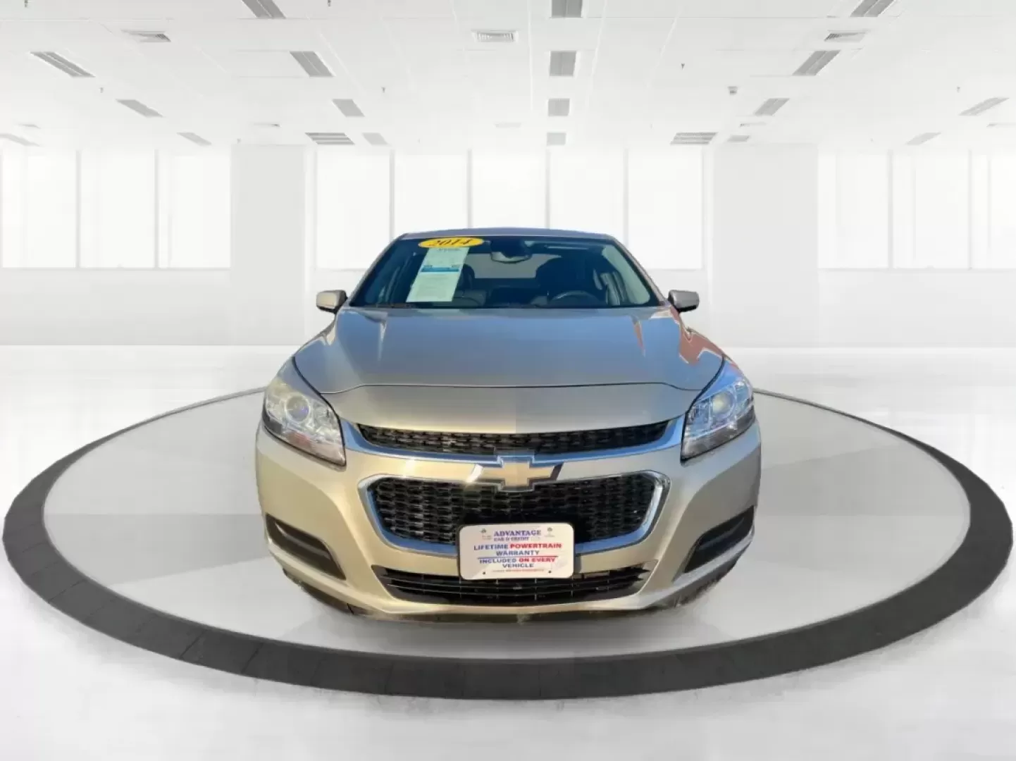 2014 Chevrolet Malibu 1LT (1G11C5SL7EF) with an ECOTEC 2.5L I-4 gasoline direct injection engine, 6-Speed Automatic transmission, located at 880 E. National Road, Vandalia, OH, 45377, (937) 908-9800, 39.891918, -84.183594 - Are you ready to elevate your daily commute or make unforgettable memories on weekend adventures? The 2014 Chevrolet Malibu 1LT, now available at Advantage Car and Credit in Xenia, OH, is the perfect sedan for those seeking a reliable, stylish, and feature-packed vehicle without breaking the bank. W - Photo#7